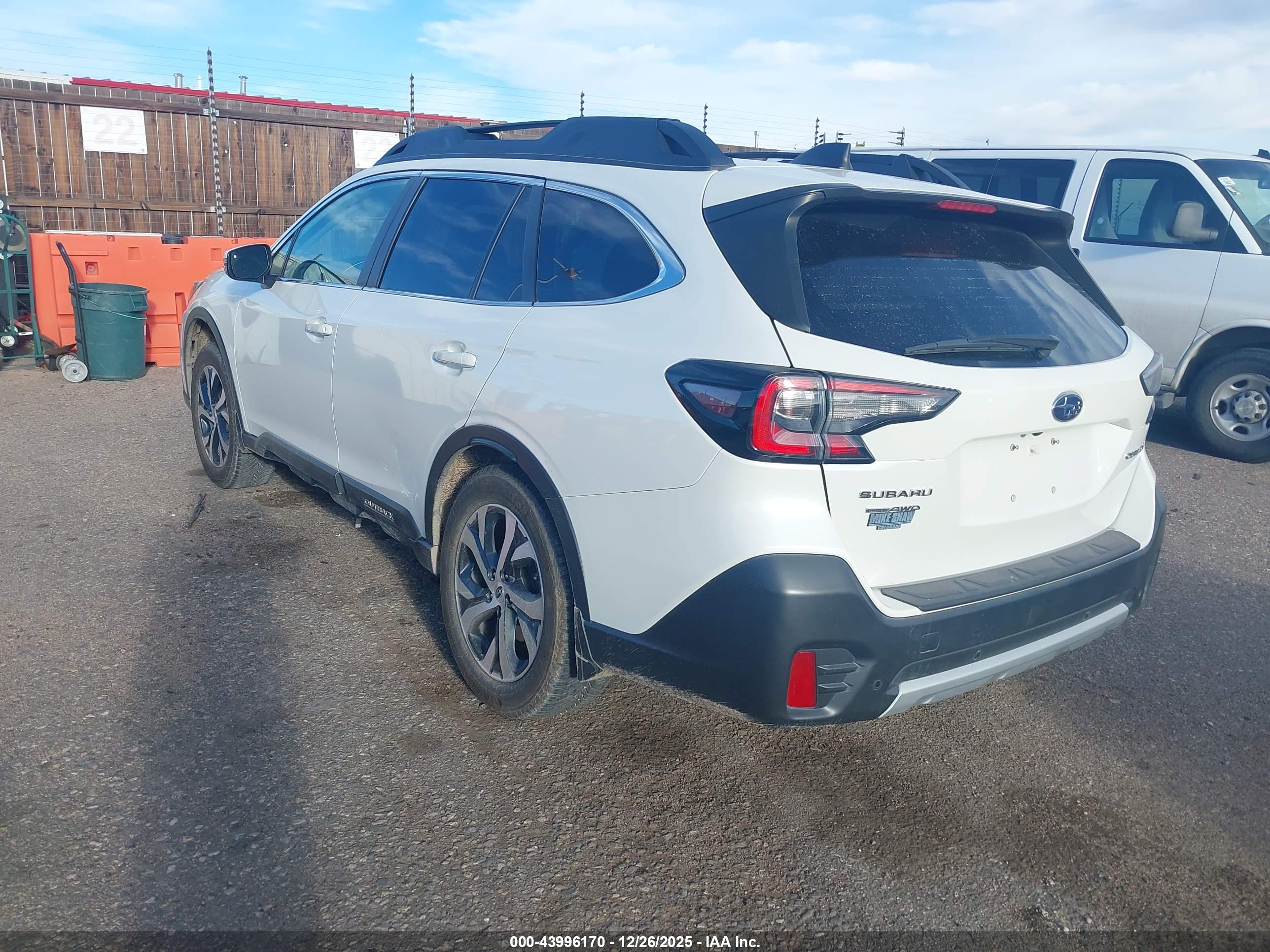 SUBARU OUTBACK image 3