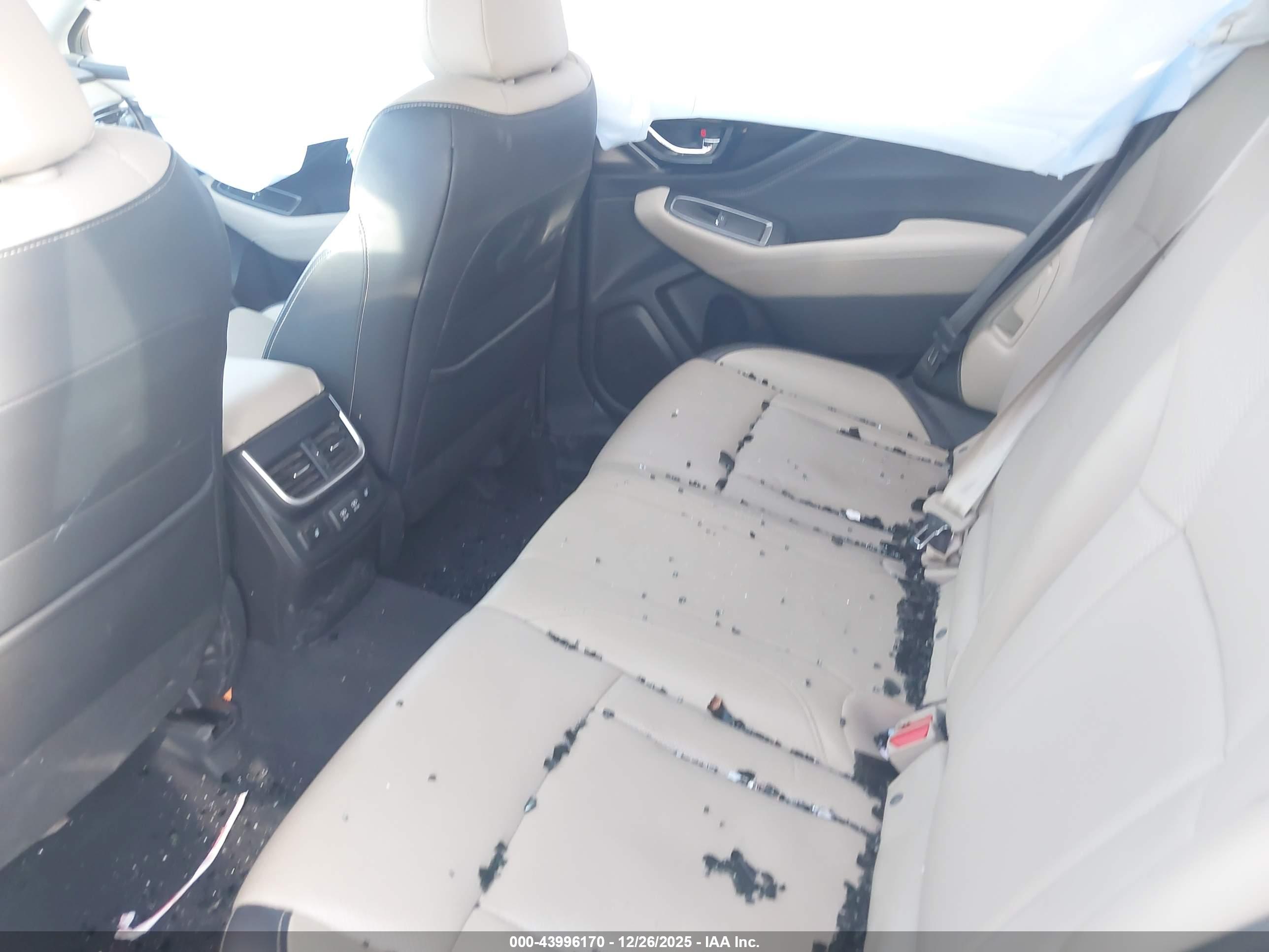 SUBARU OUTBACK image 8