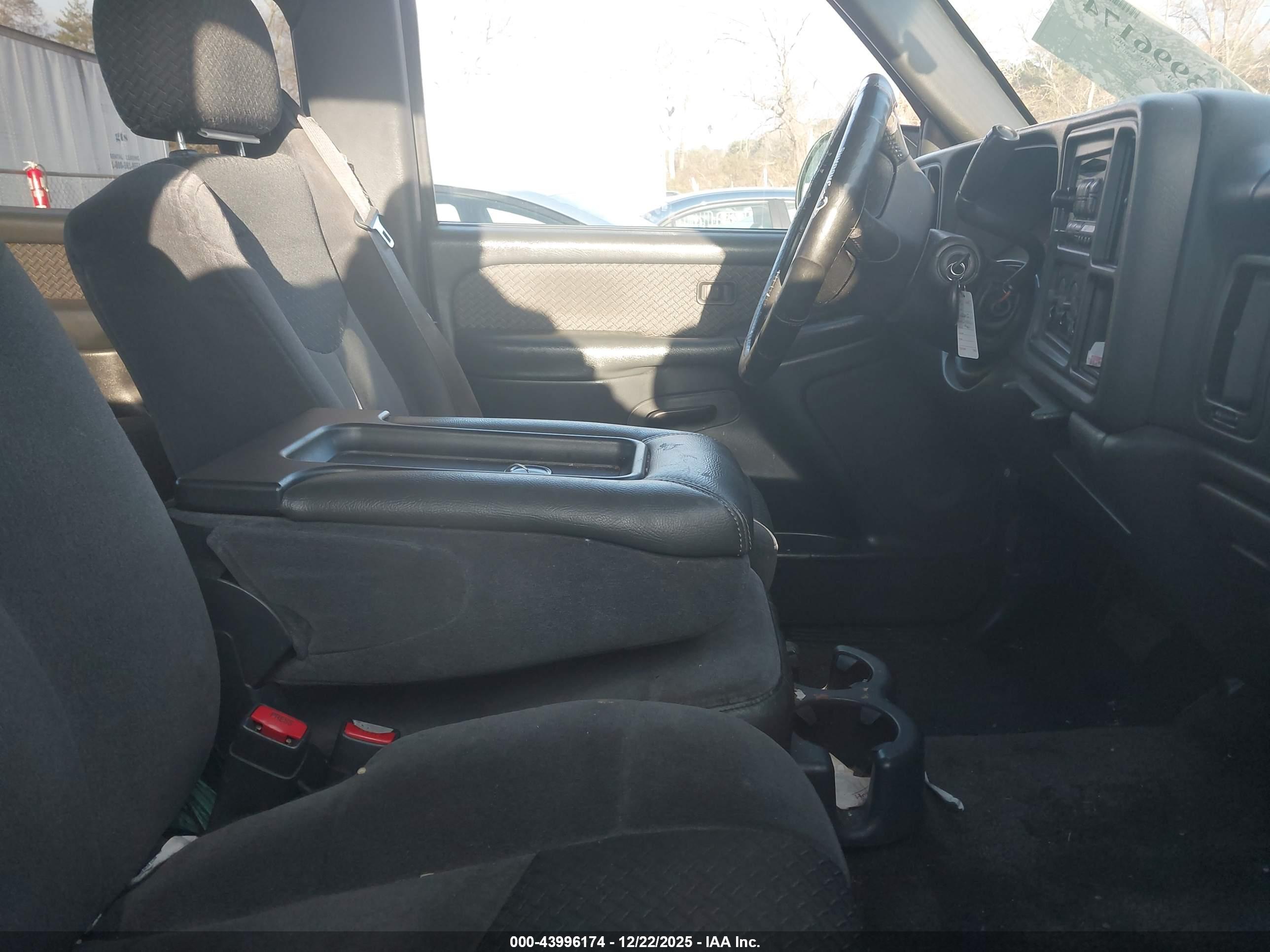 CHEVROLET AVALANCHE image 5