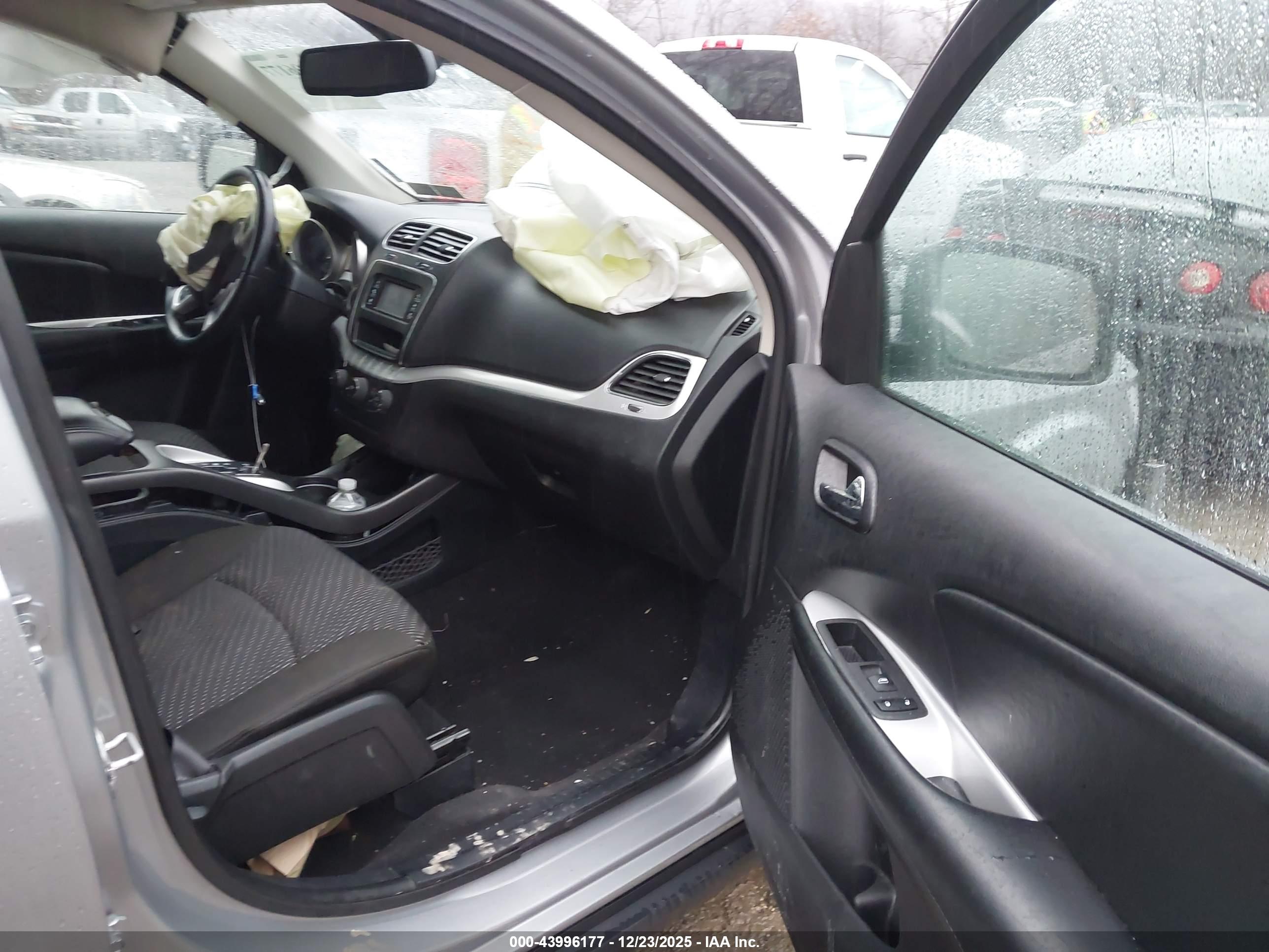 DODGE JOURNEY image 5