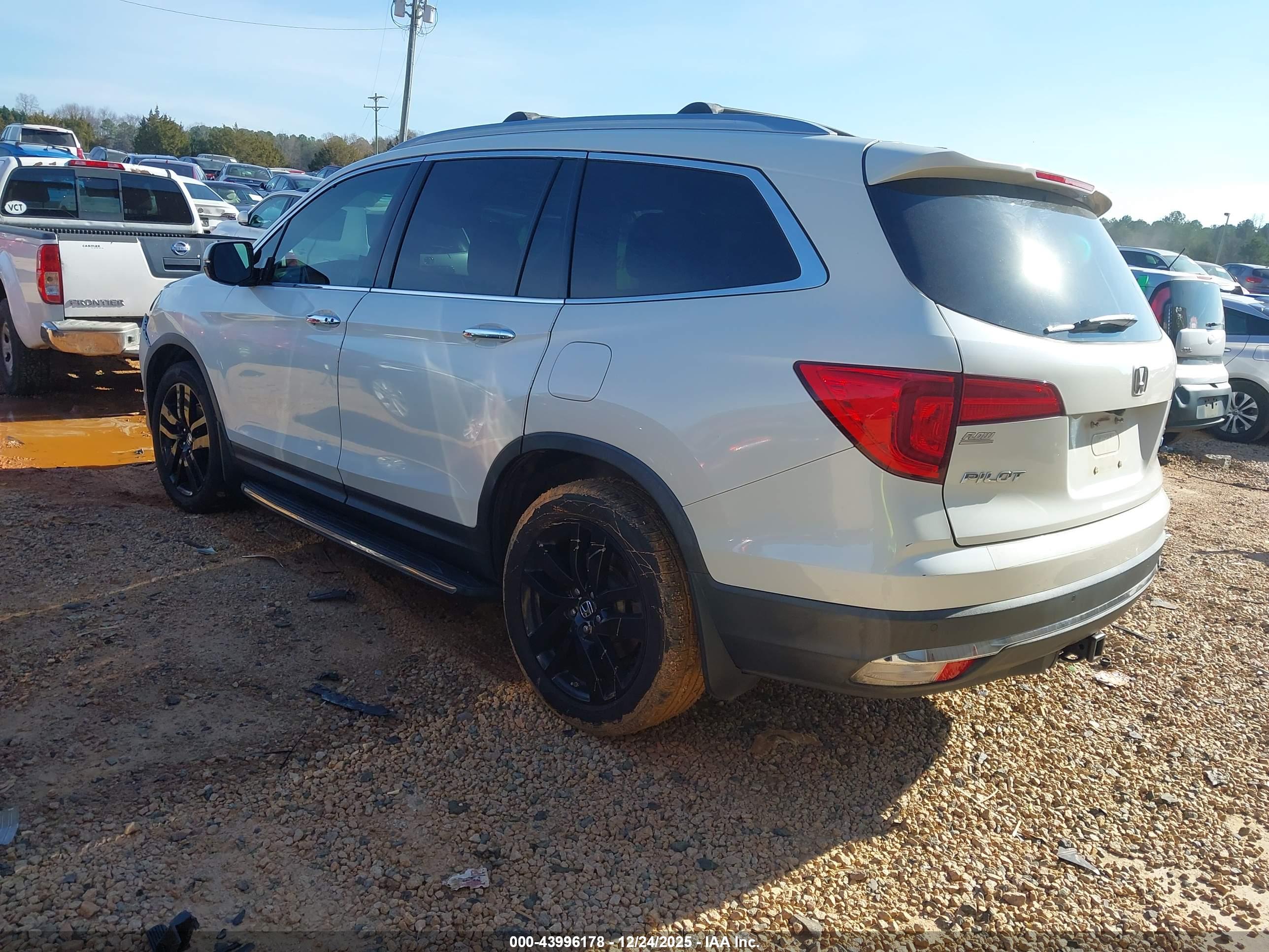 HONDA PILOT image 3