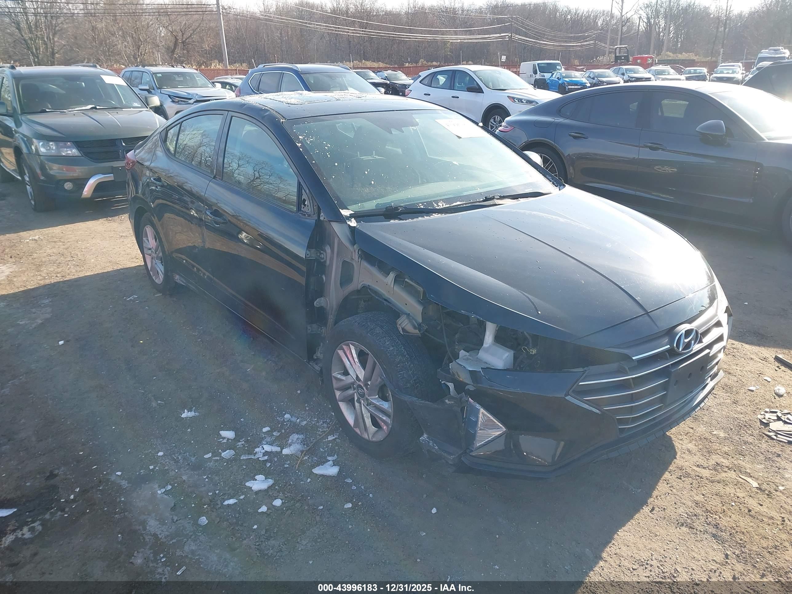 HYUNDAI ELANTRA image 6