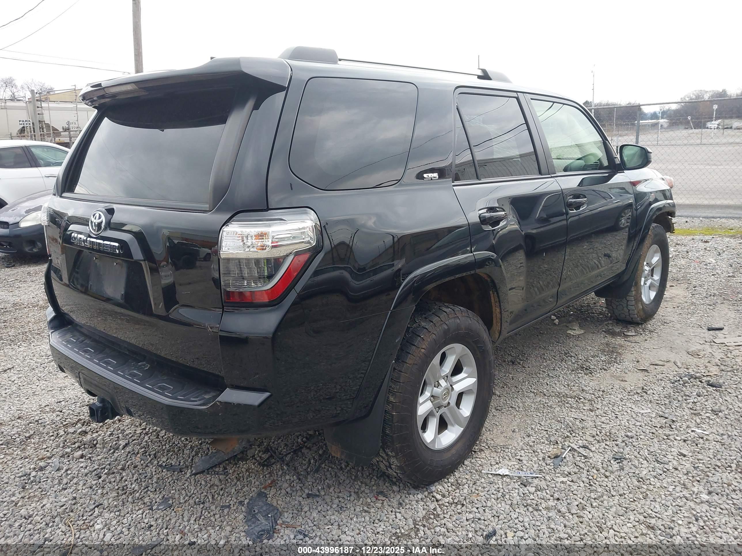 TOYOTA 4RUNNER image 4