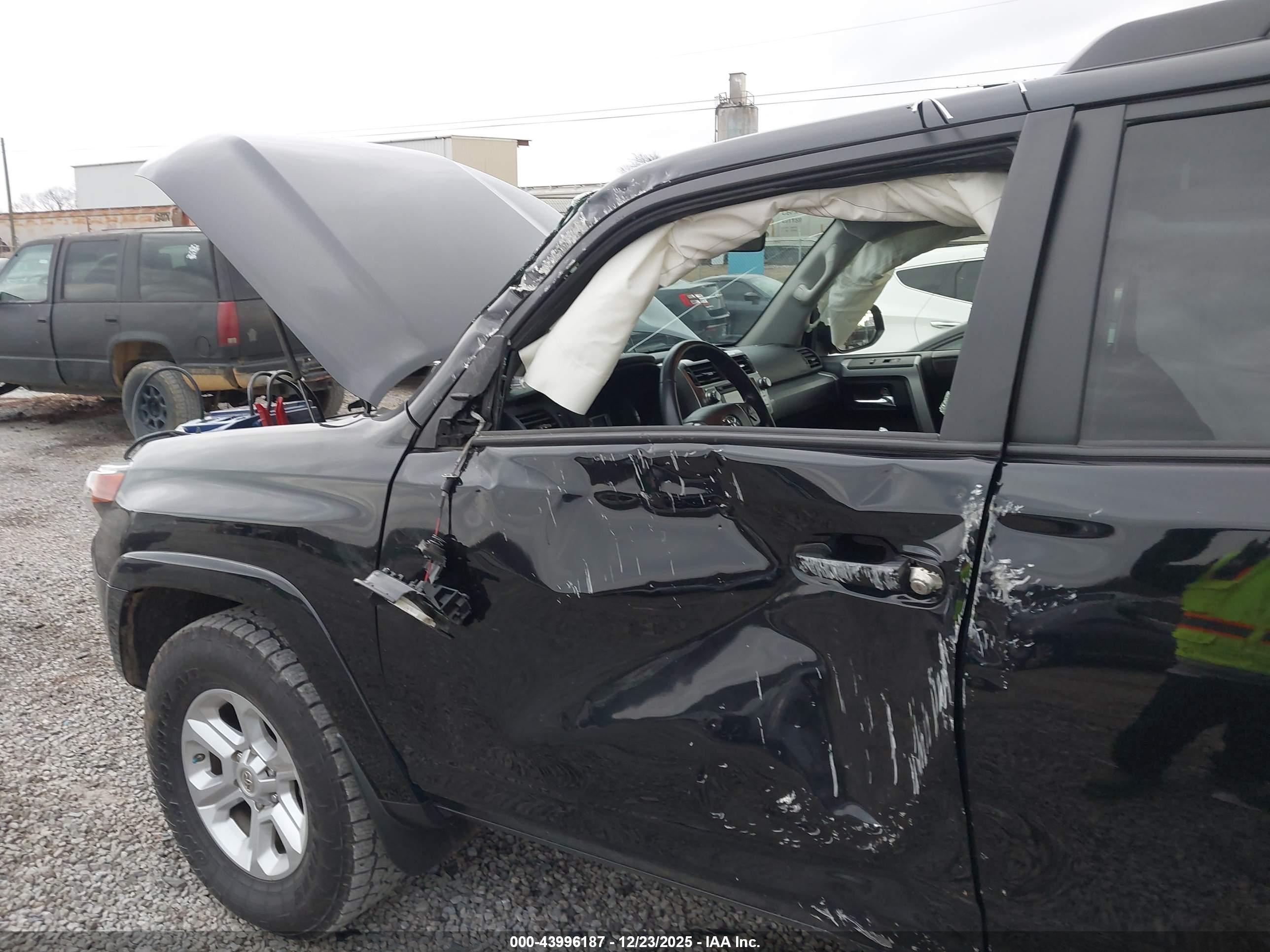 TOYOTA 4RUNNER image 6