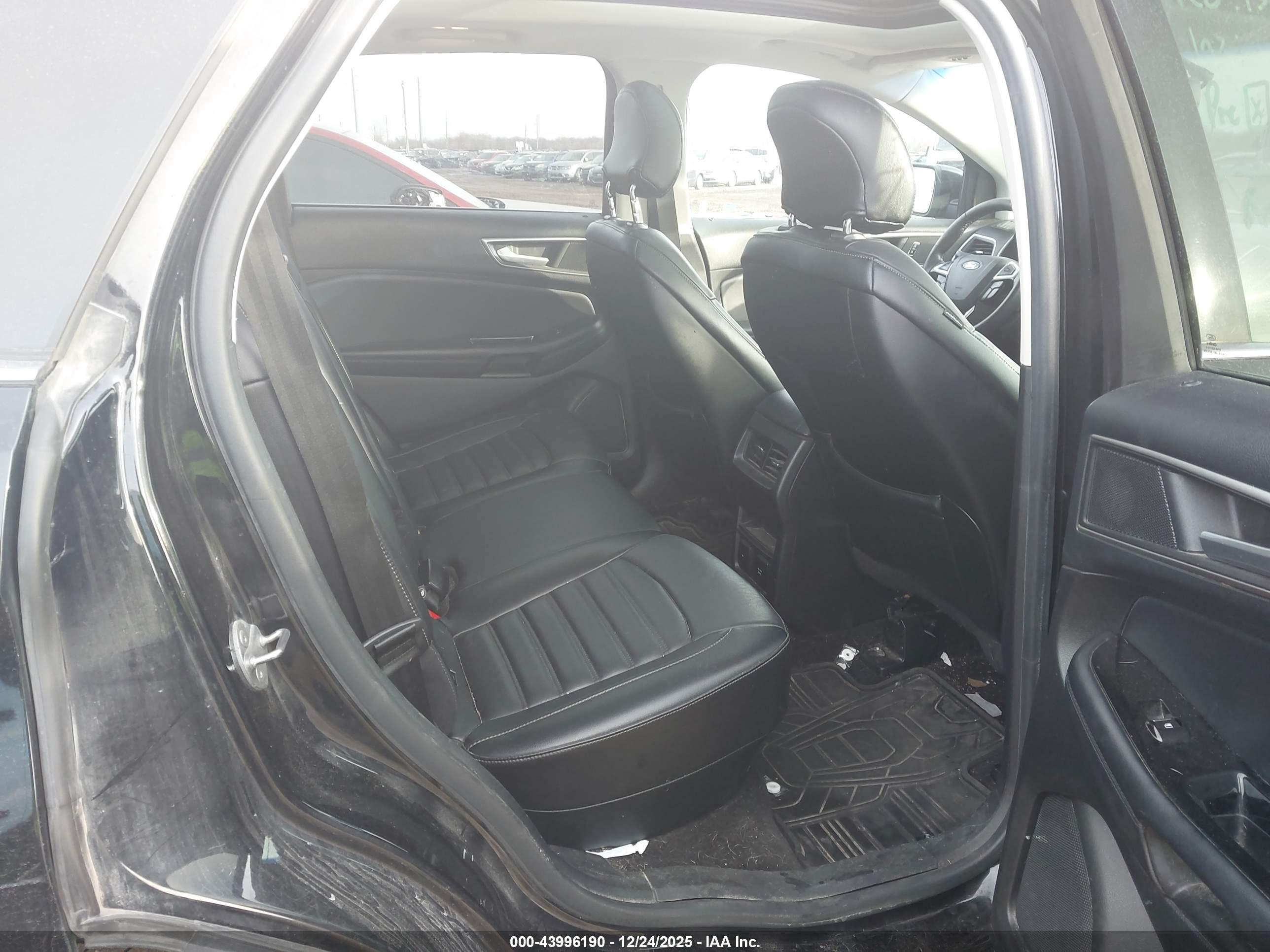 FORD EDGE image 8