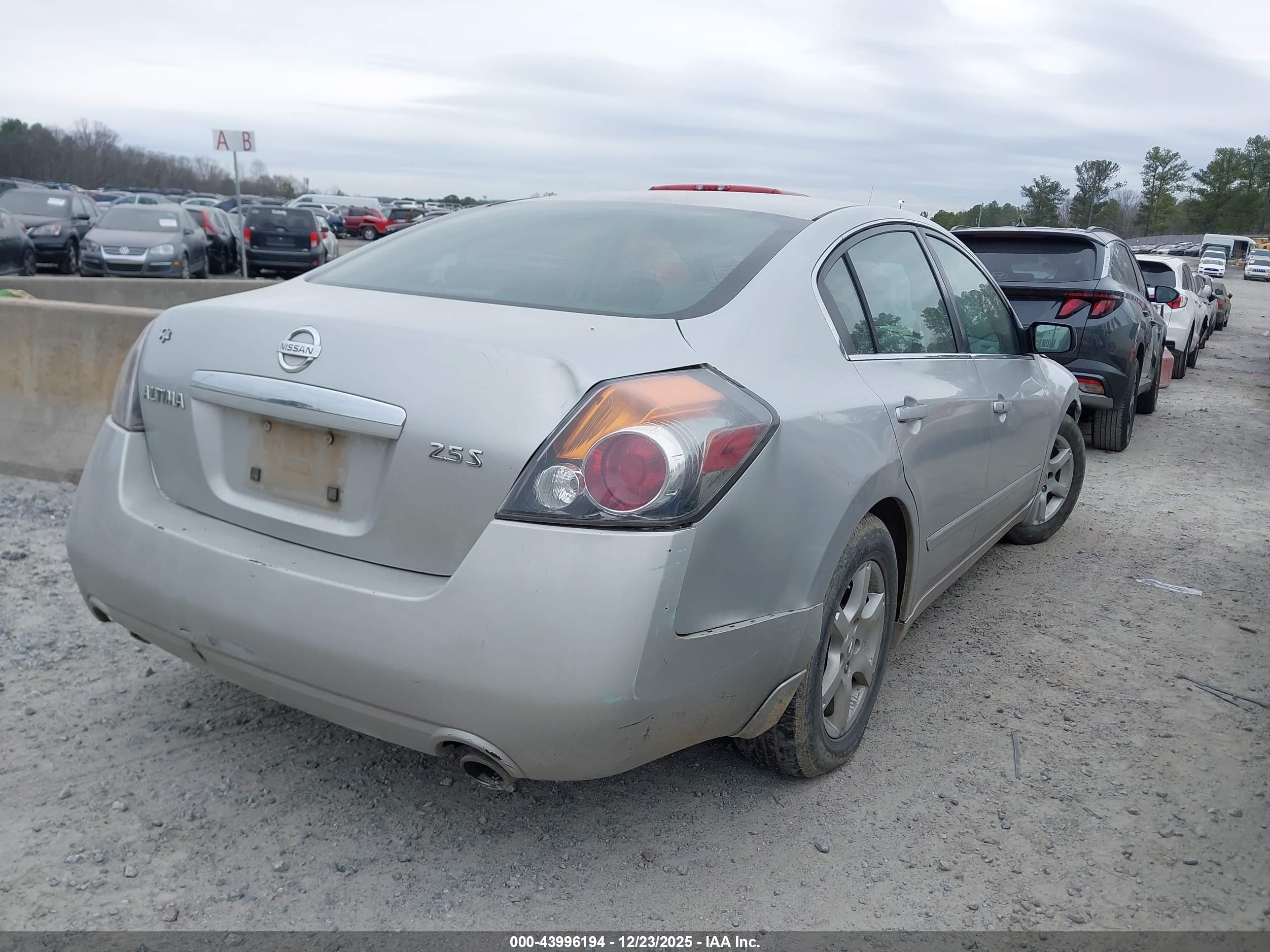 NISSAN ALTIMA image 4