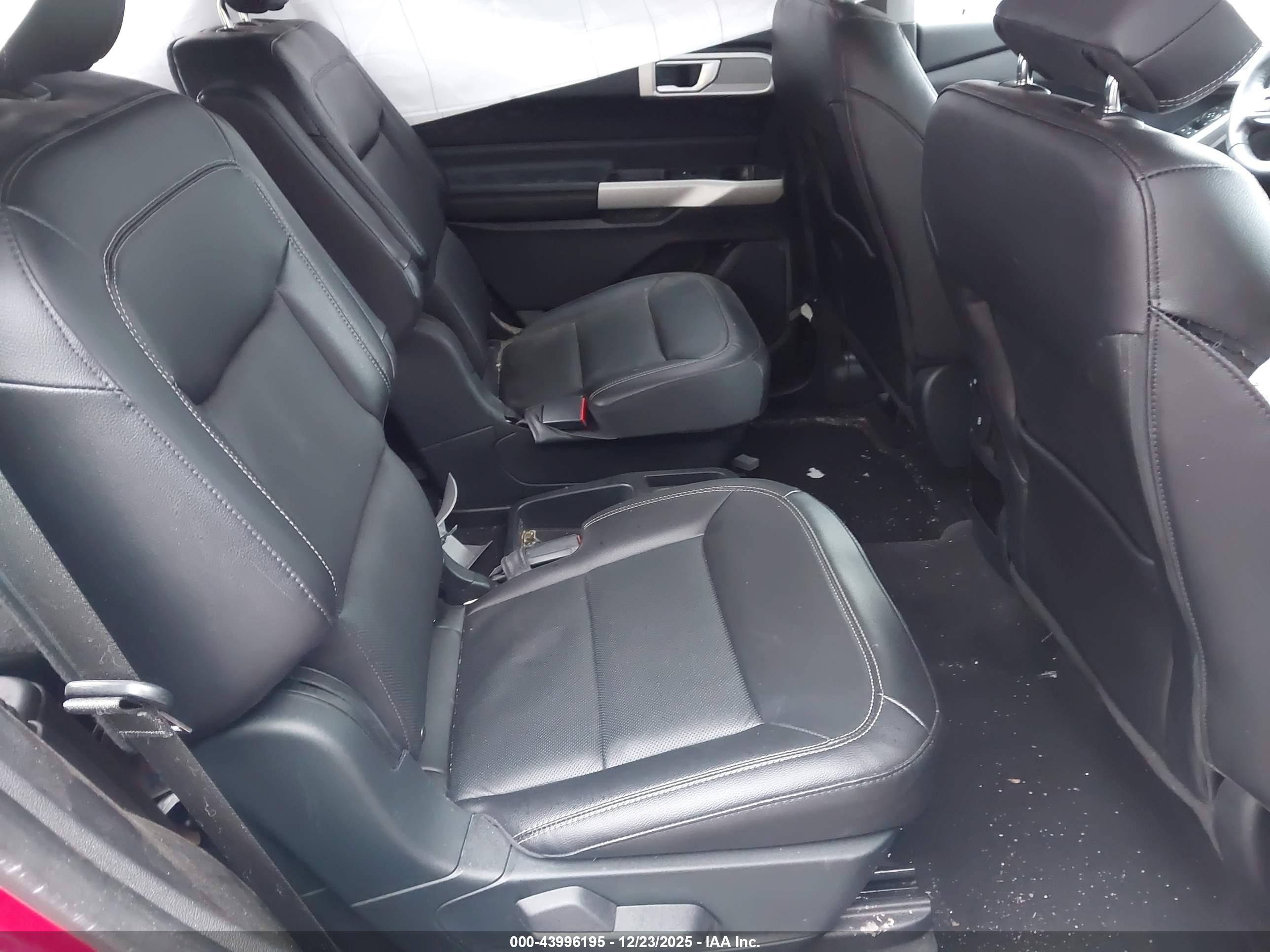 FORD EXPLORER image 8