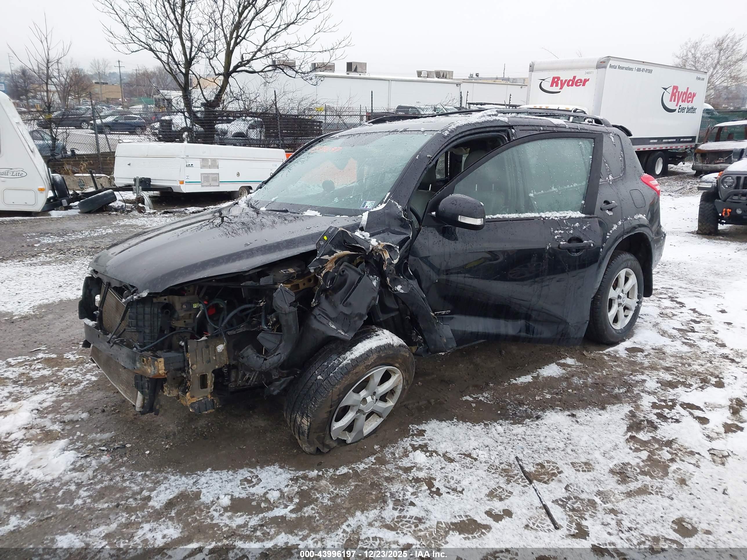 TOYOTA RAV4 image 2