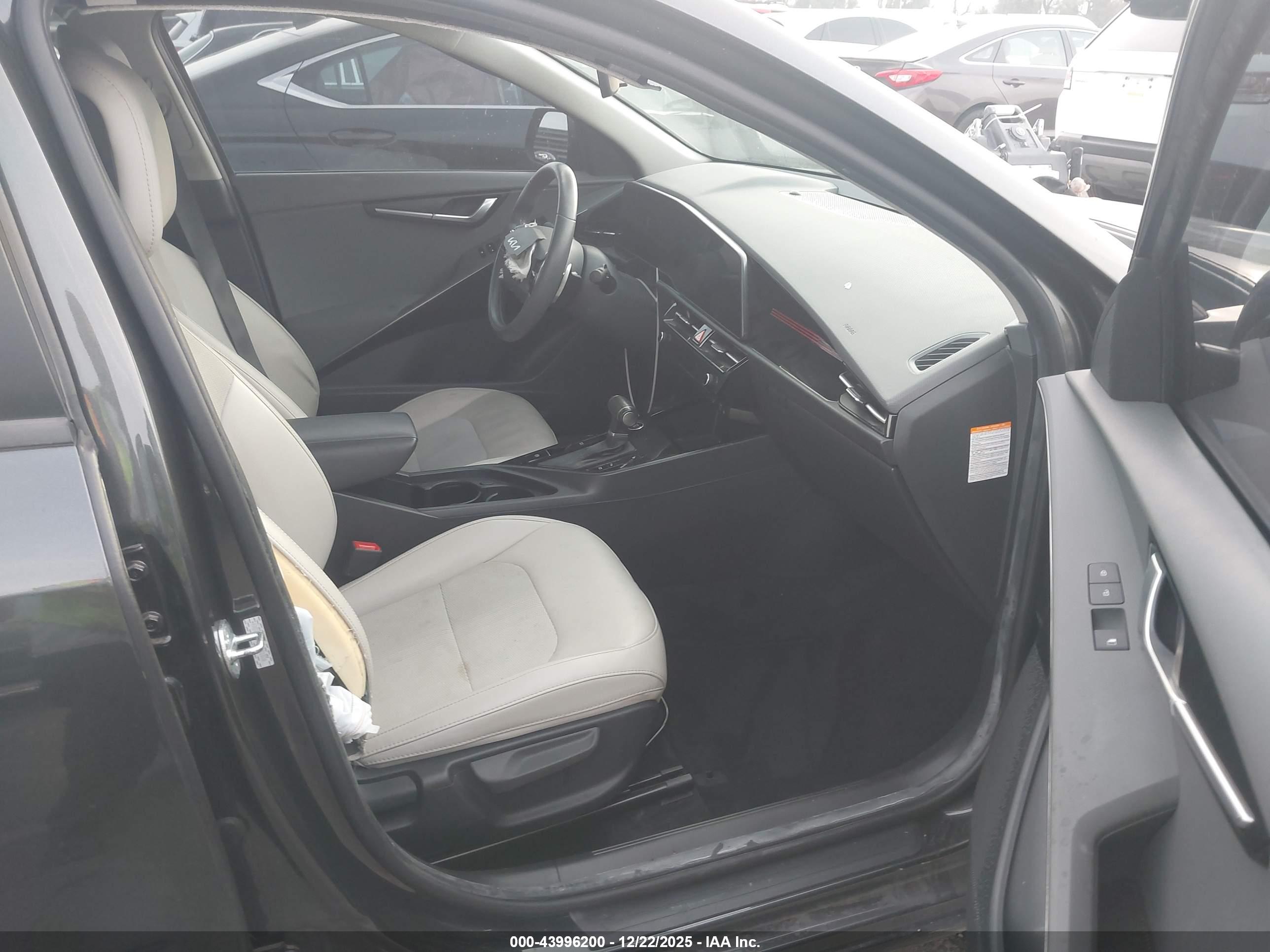 KIA NIRO image 5