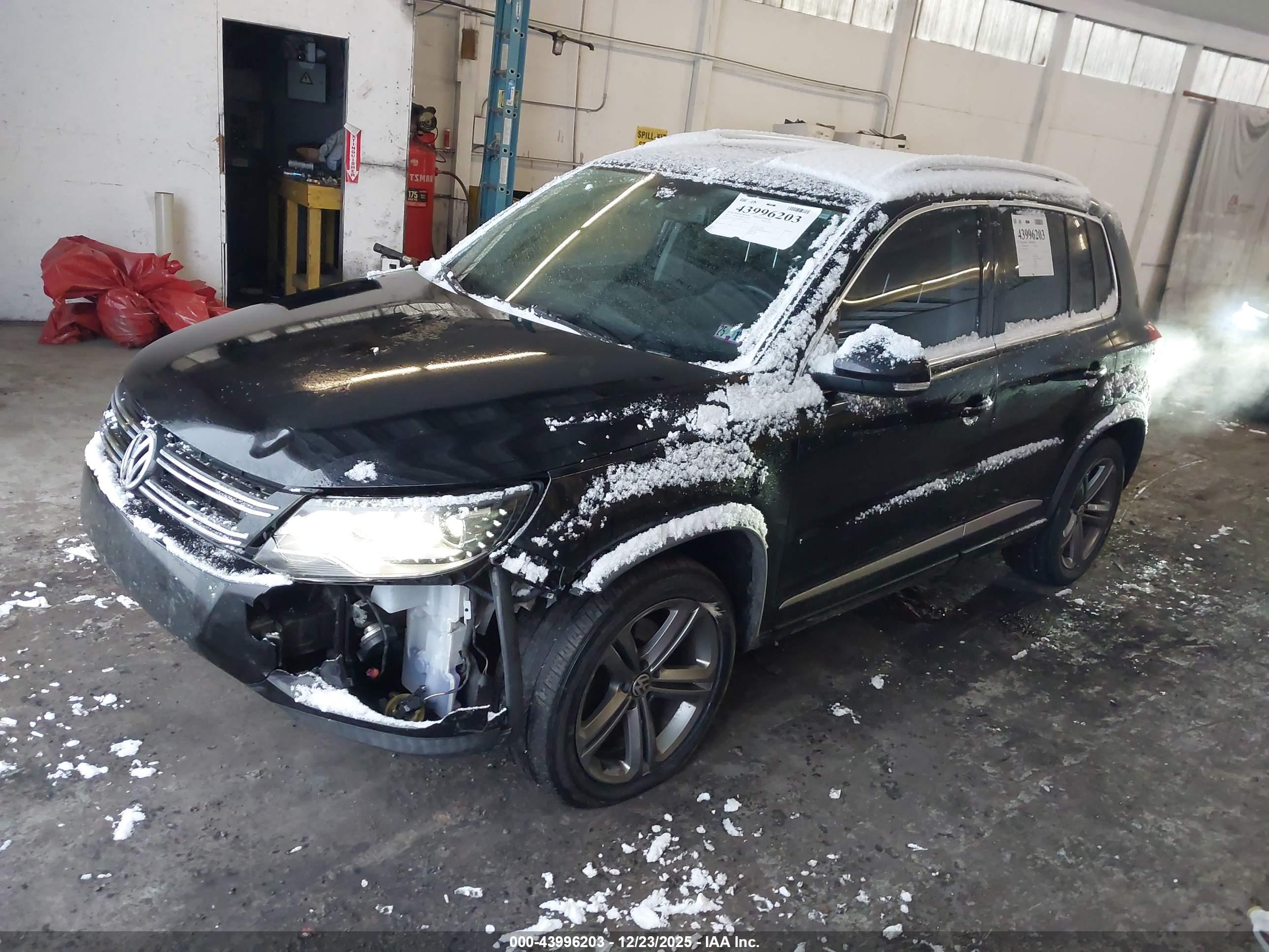 VOLKSWAGEN TIGUAN image 2