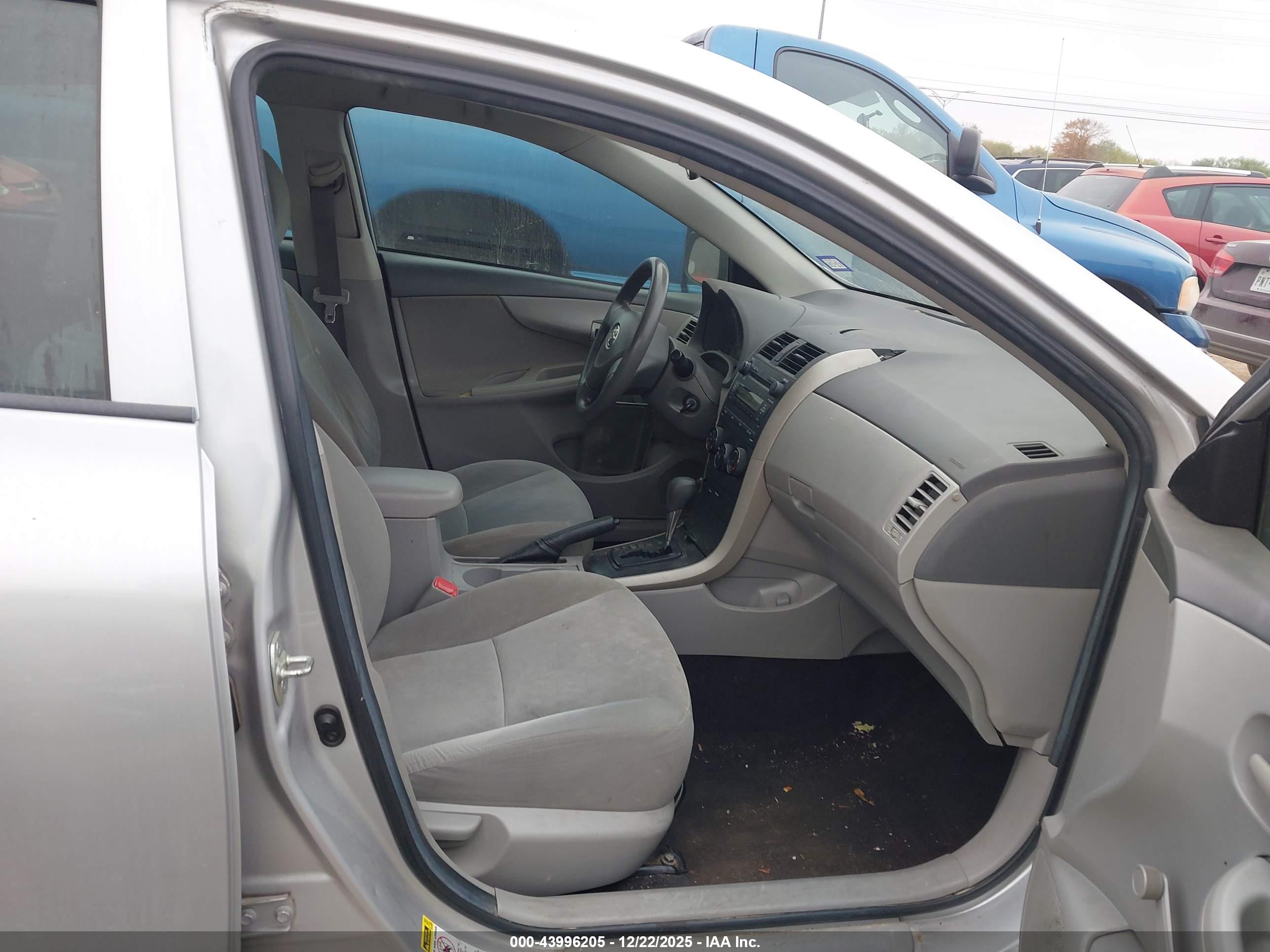 TOYOTA COROLLA image 5