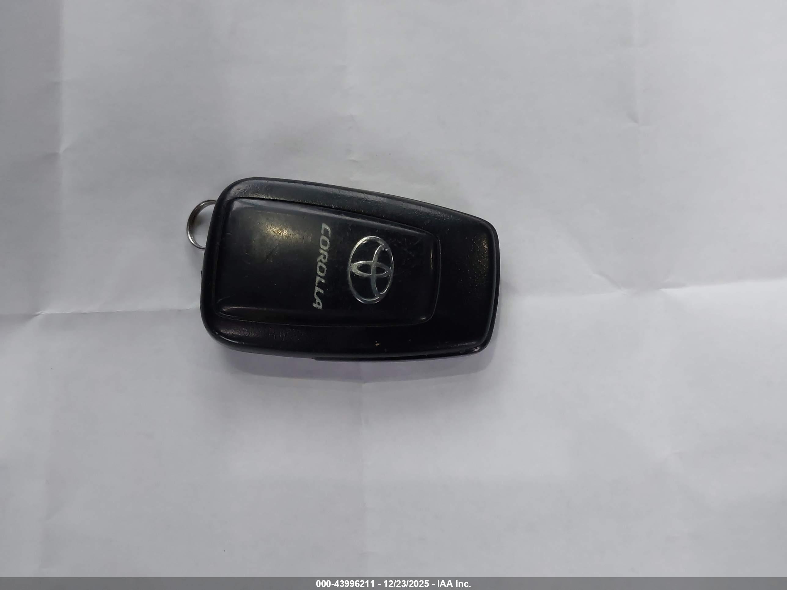 TOYOTA COROLLA image 11