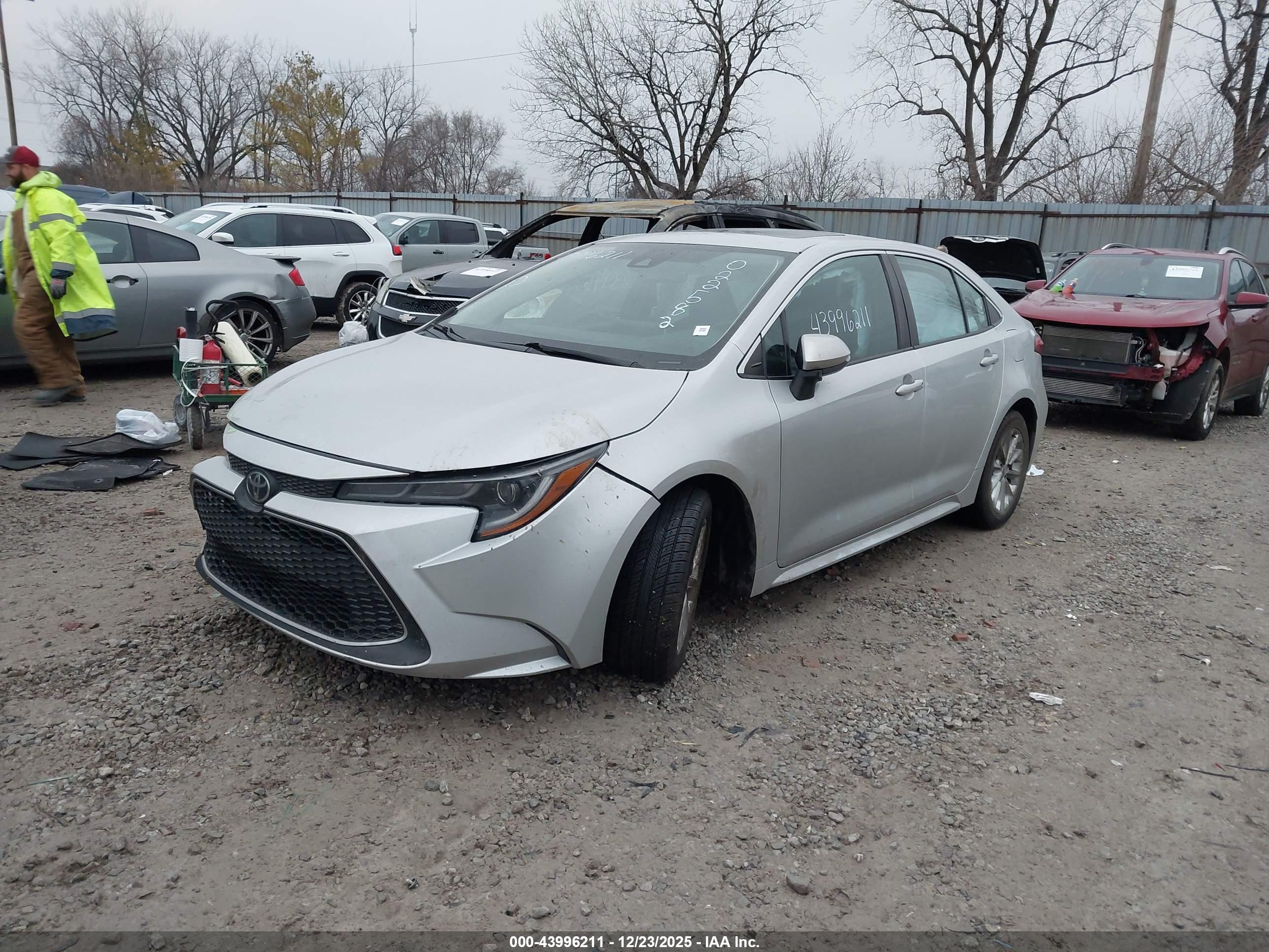 TOYOTA COROLLA image 2