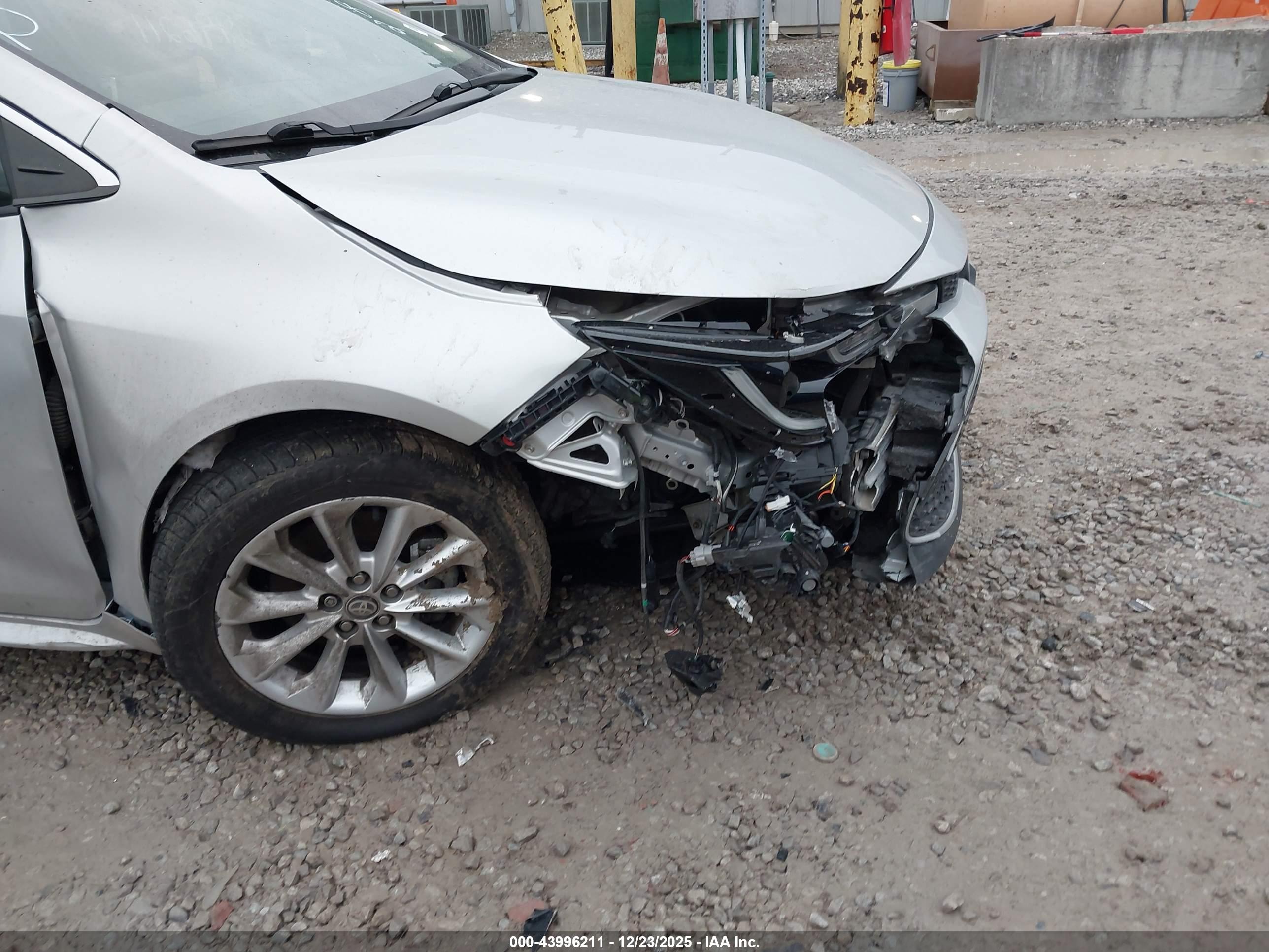 TOYOTA COROLLA image 6