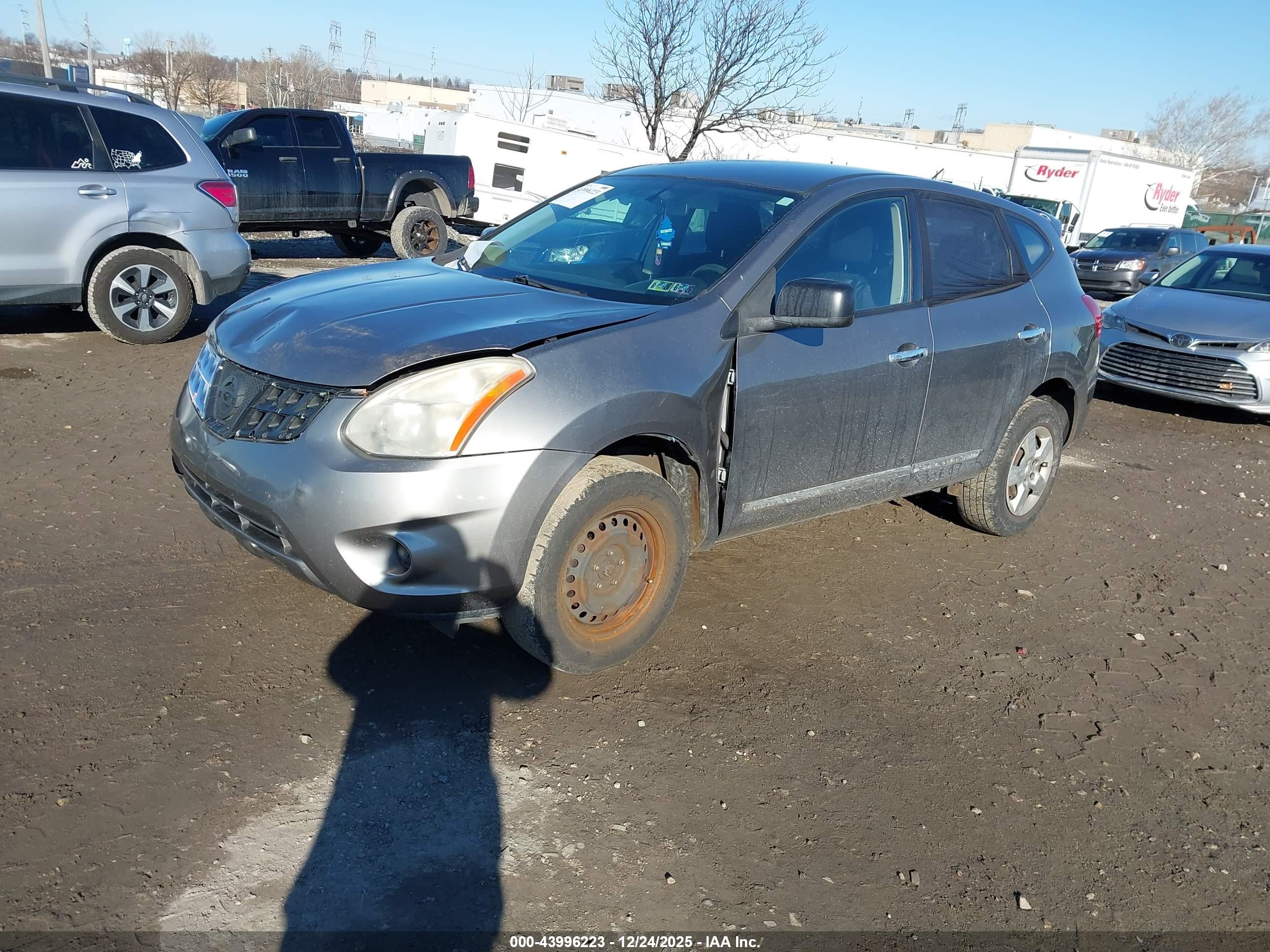 NISSAN ROGUE image 2