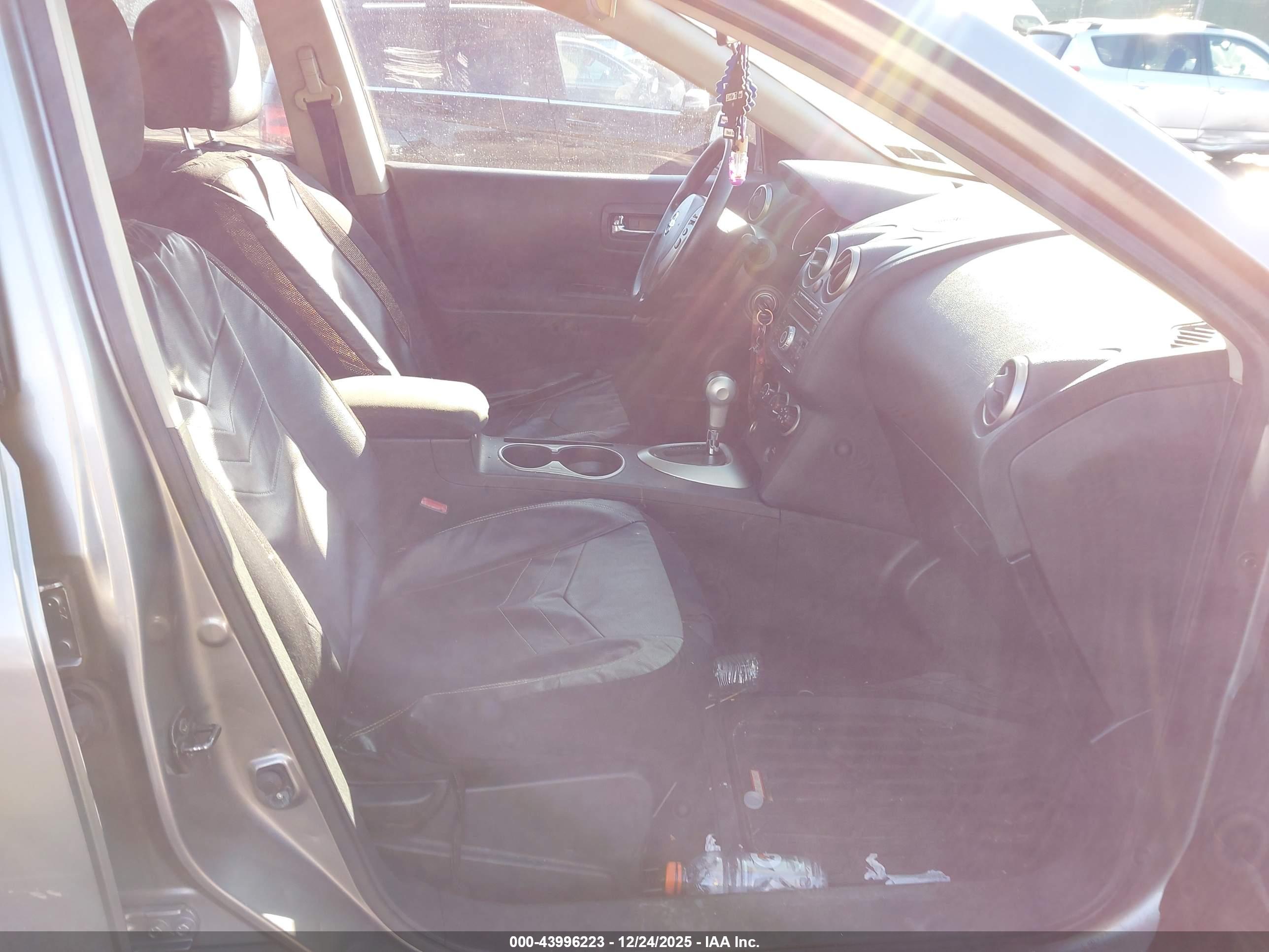 NISSAN ROGUE image 5
