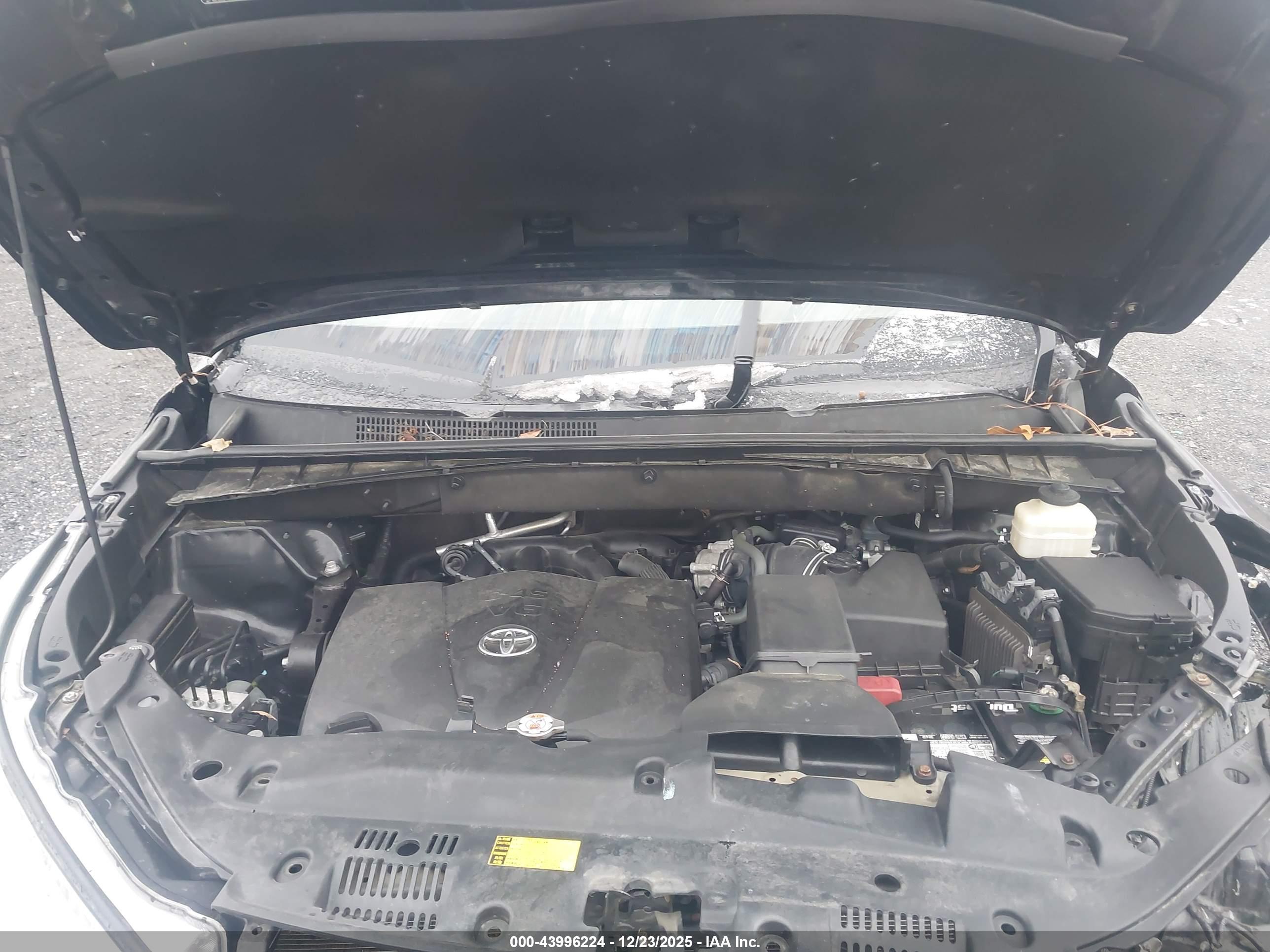 TOYOTA HIGHLANDER image 10