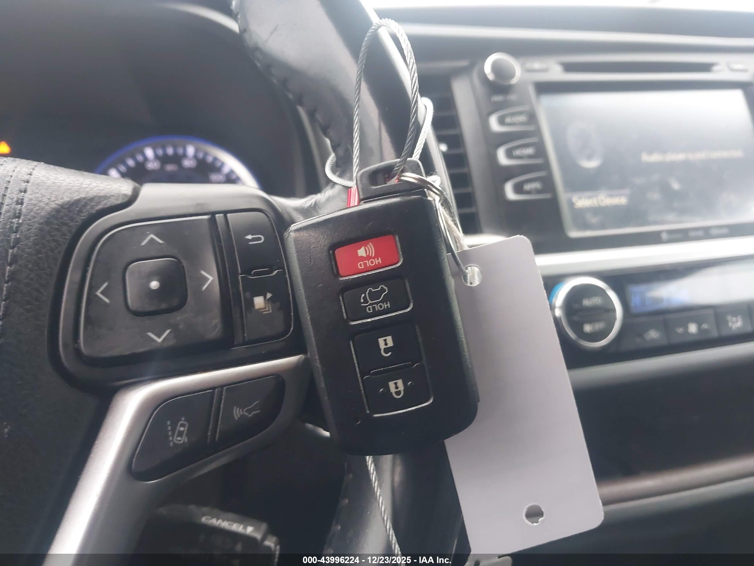 TOYOTA HIGHLANDER image 11