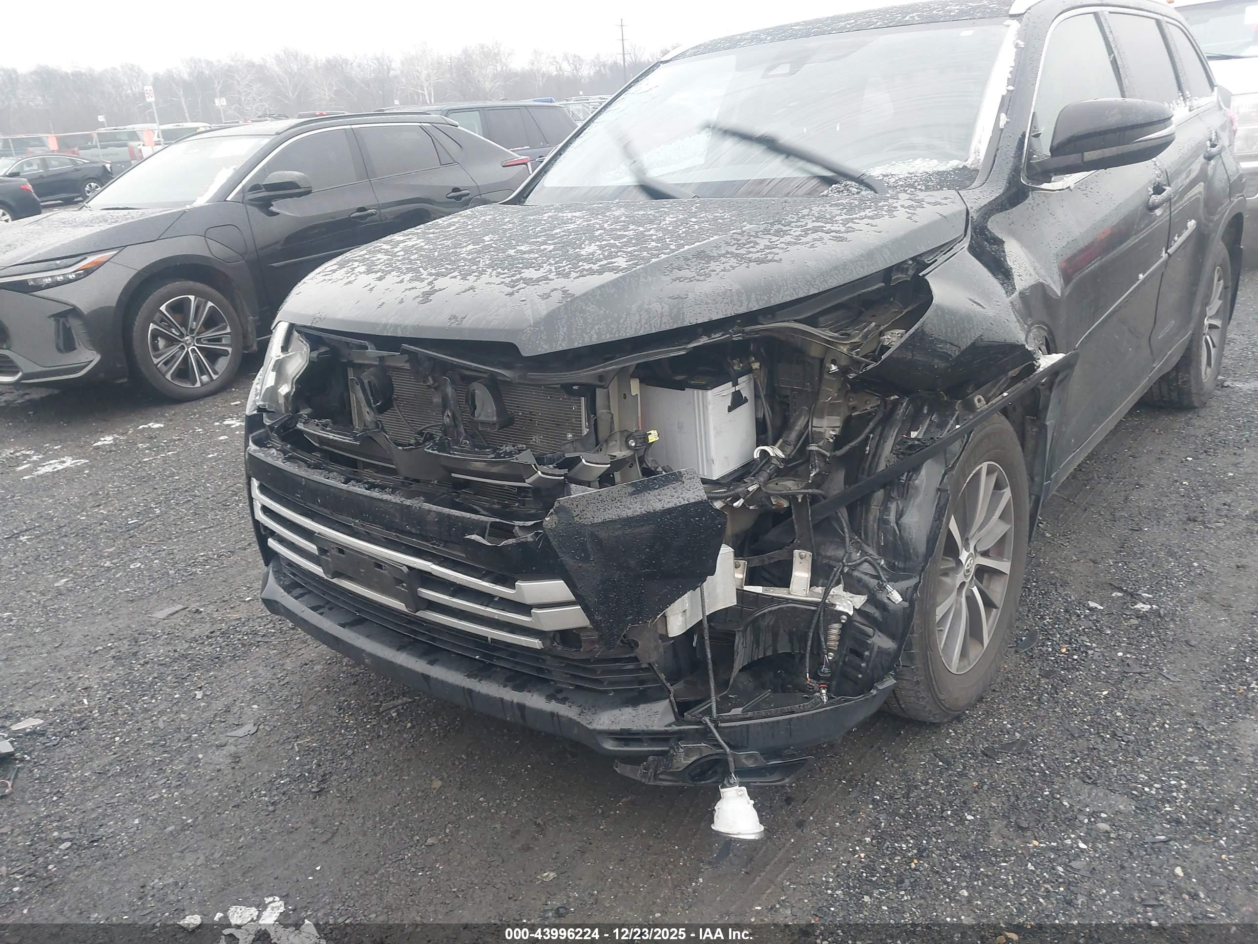 TOYOTA HIGHLANDER image 6