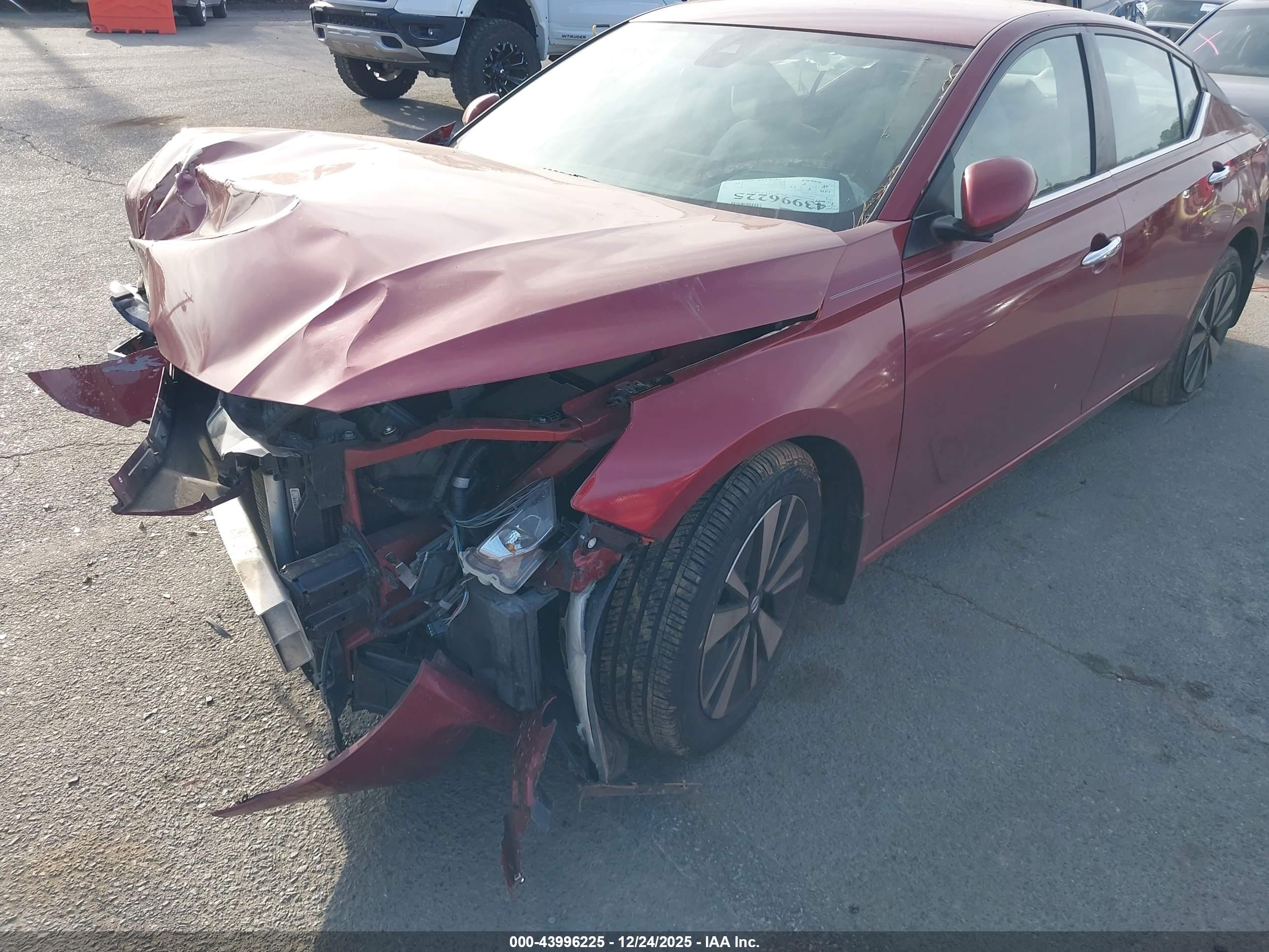 NISSAN ALTIMA image 6