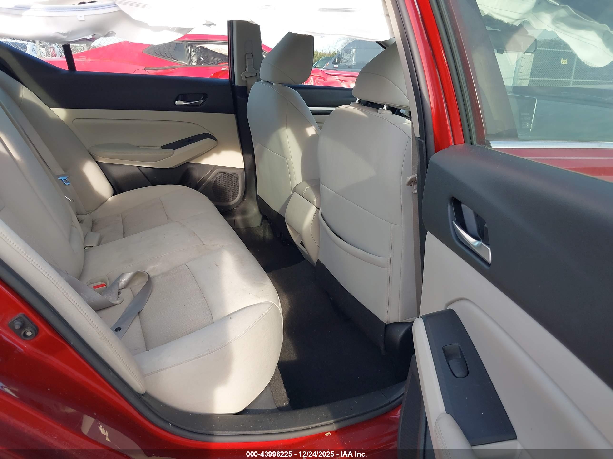 NISSAN ALTIMA image 8