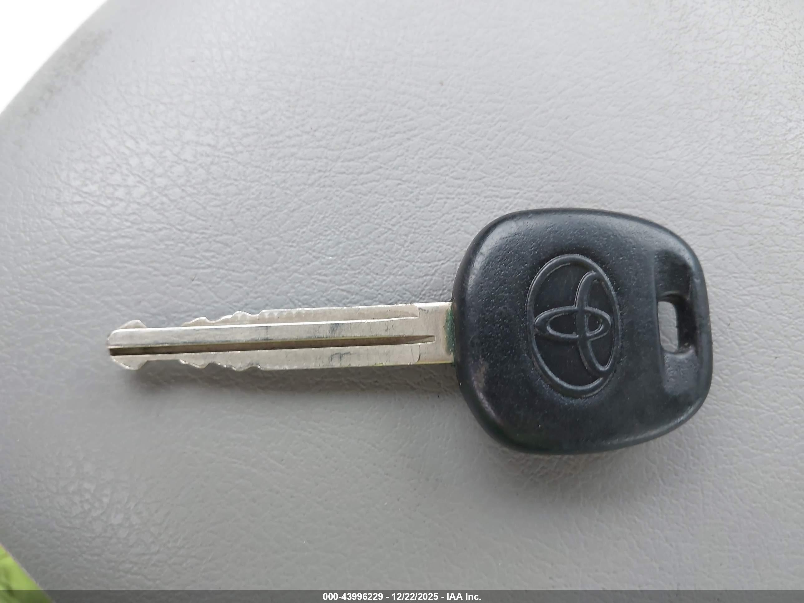 TOYOTA CAMRY image 11