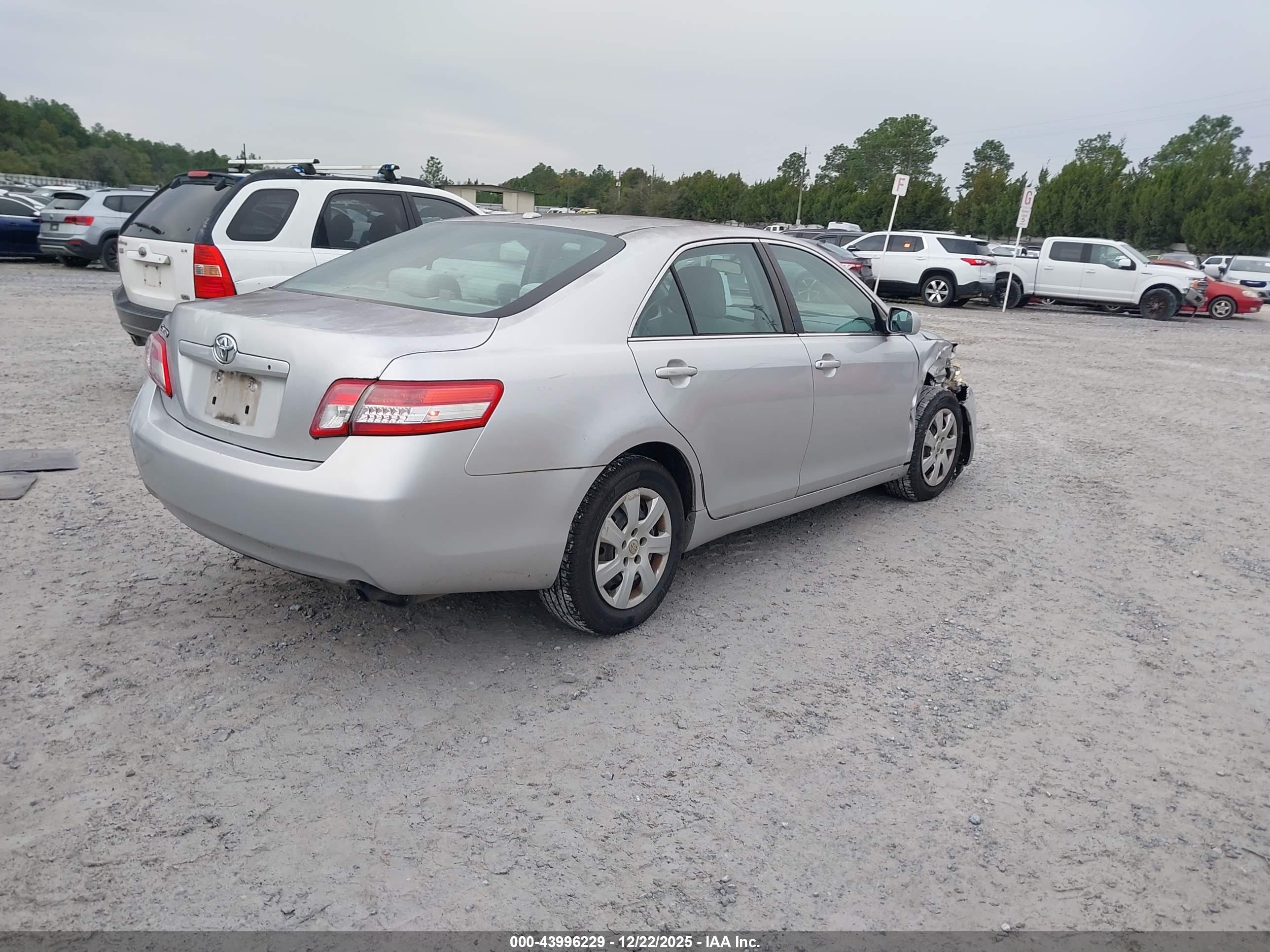 TOYOTA CAMRY image 4