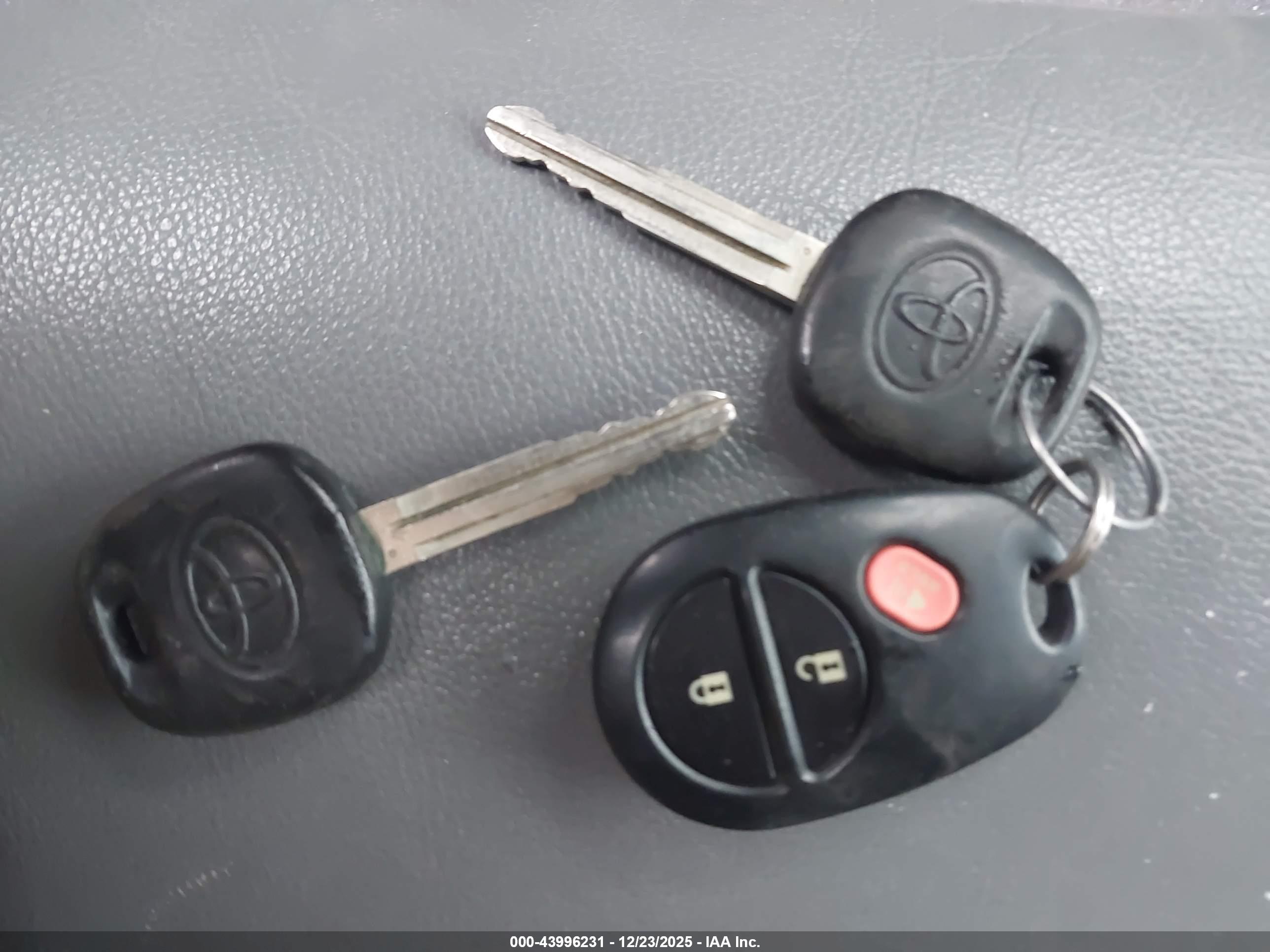 TOYOTA TACOMA image 11