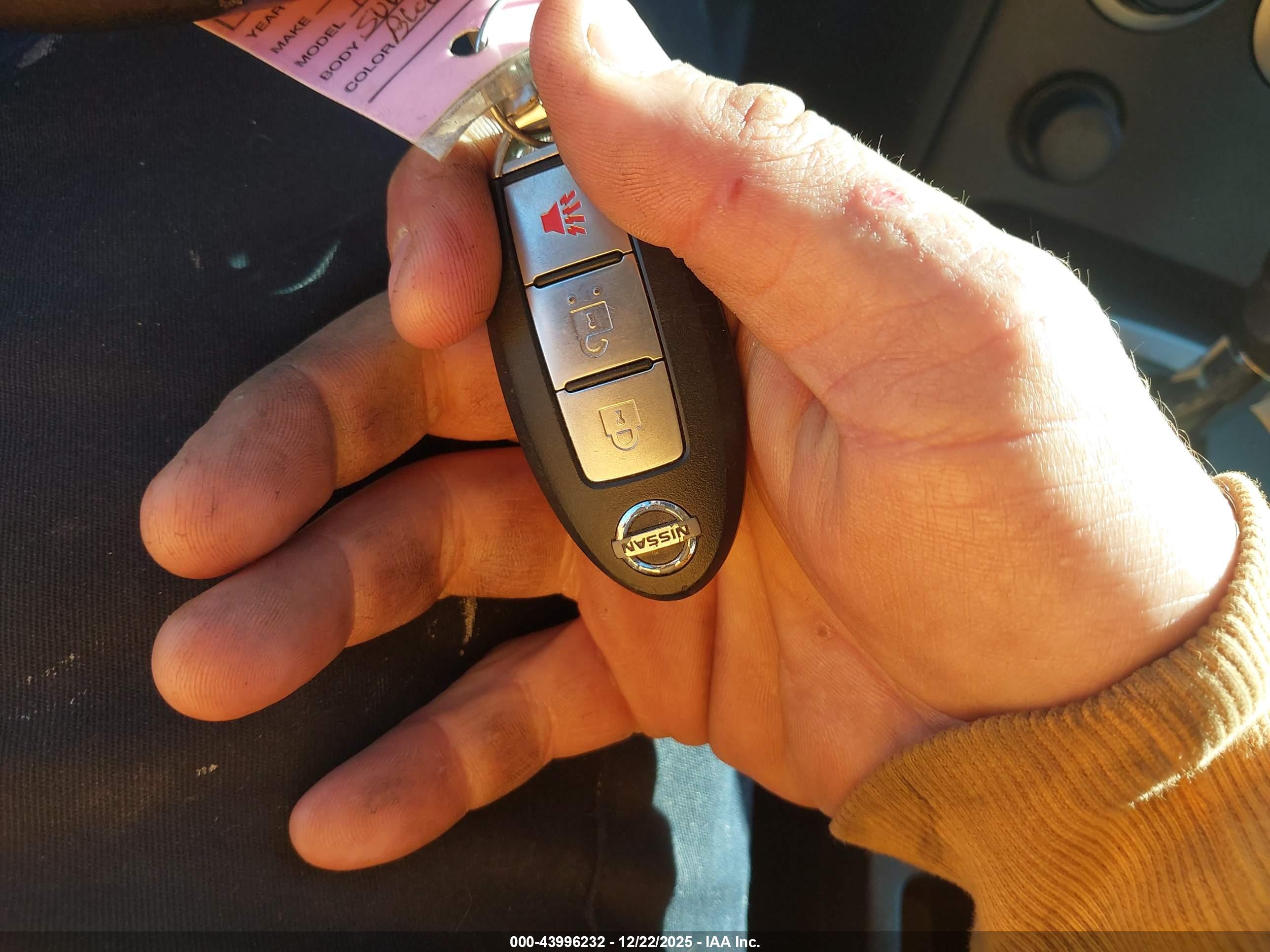 NISSAN ROGUE image 11