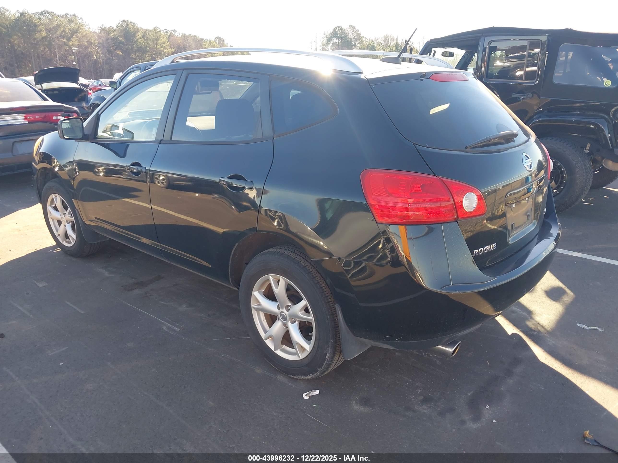 NISSAN ROGUE image 3