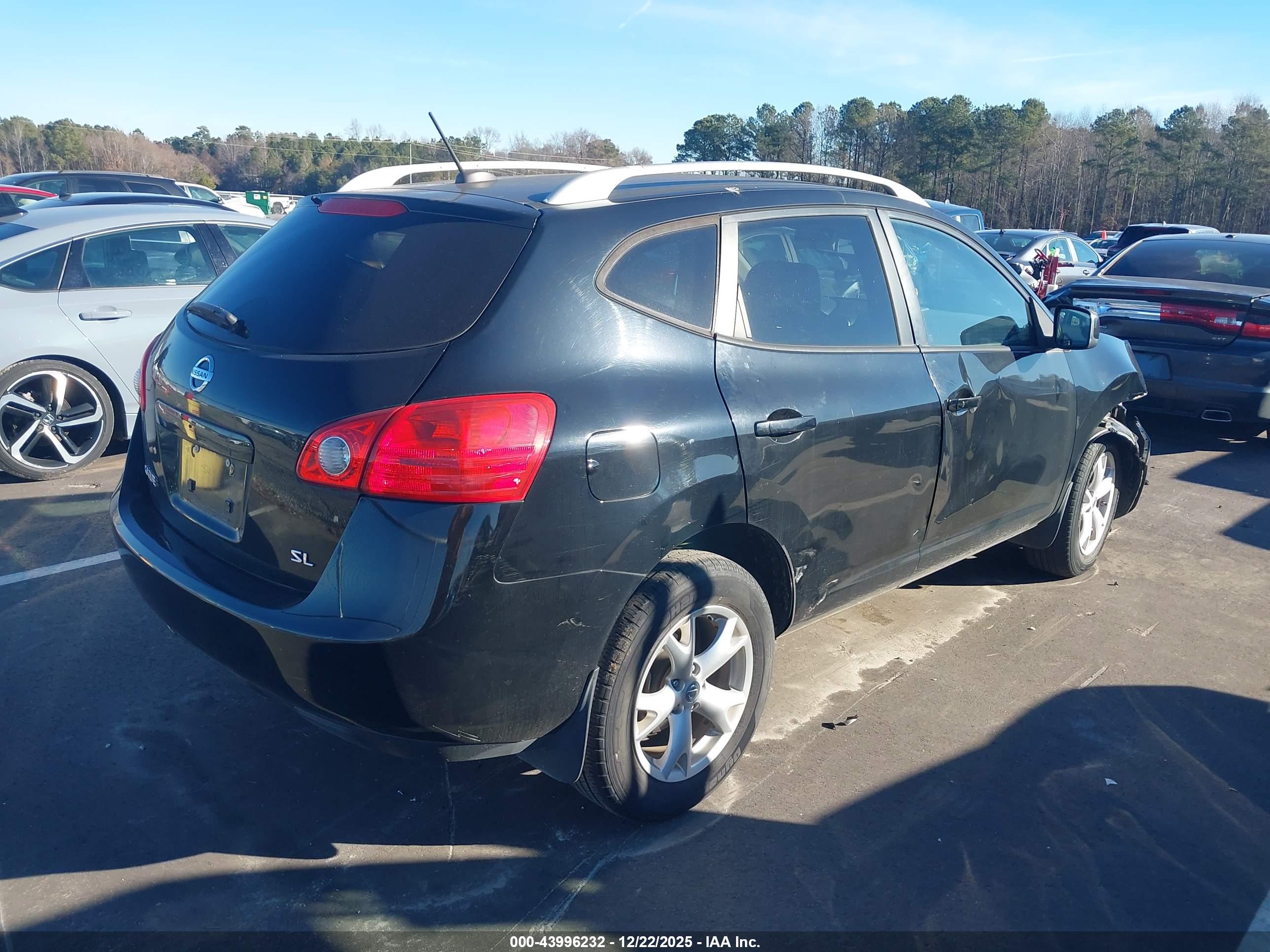 NISSAN ROGUE image 4