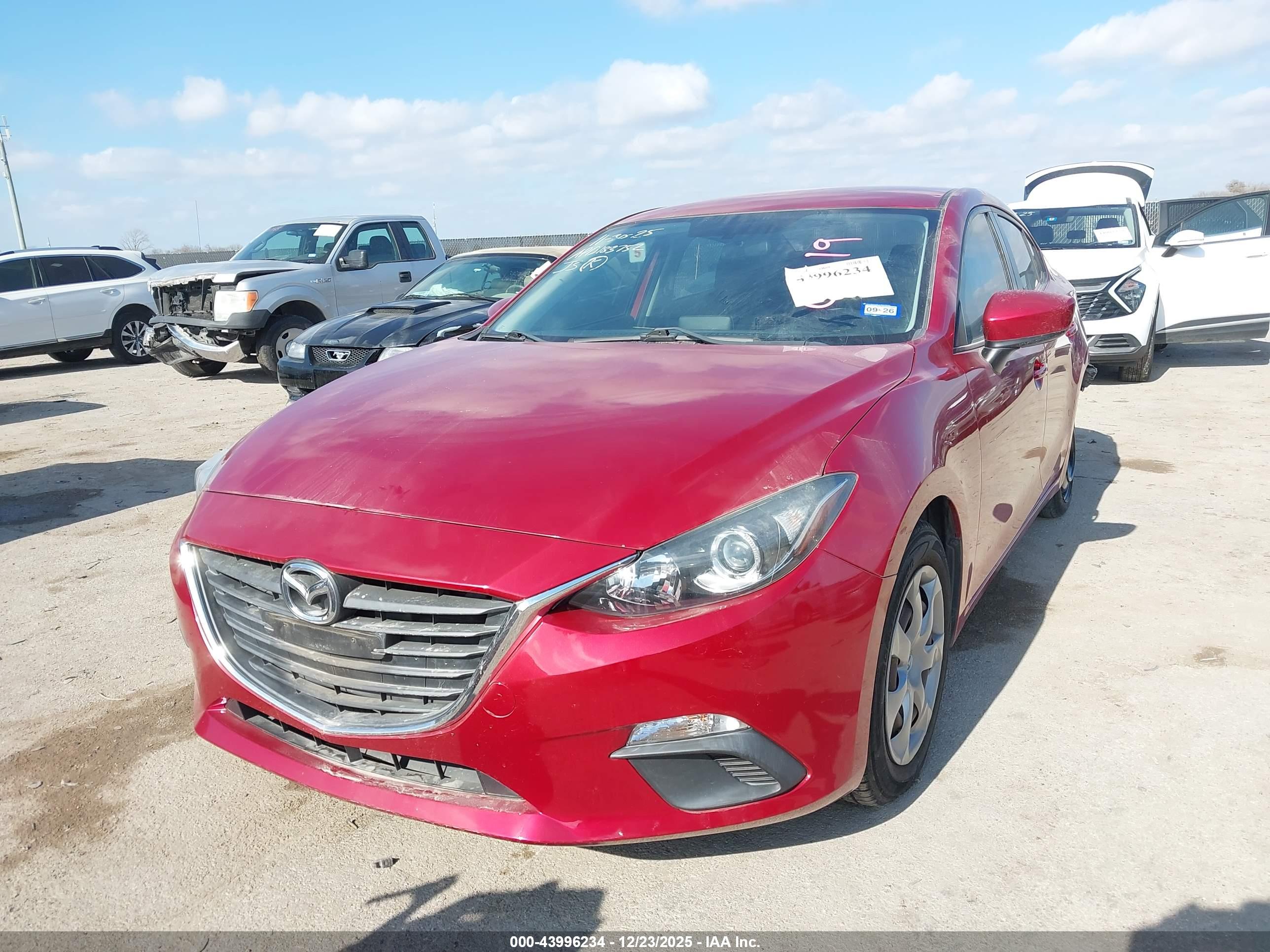 MAZDA MAZDA3 image 2