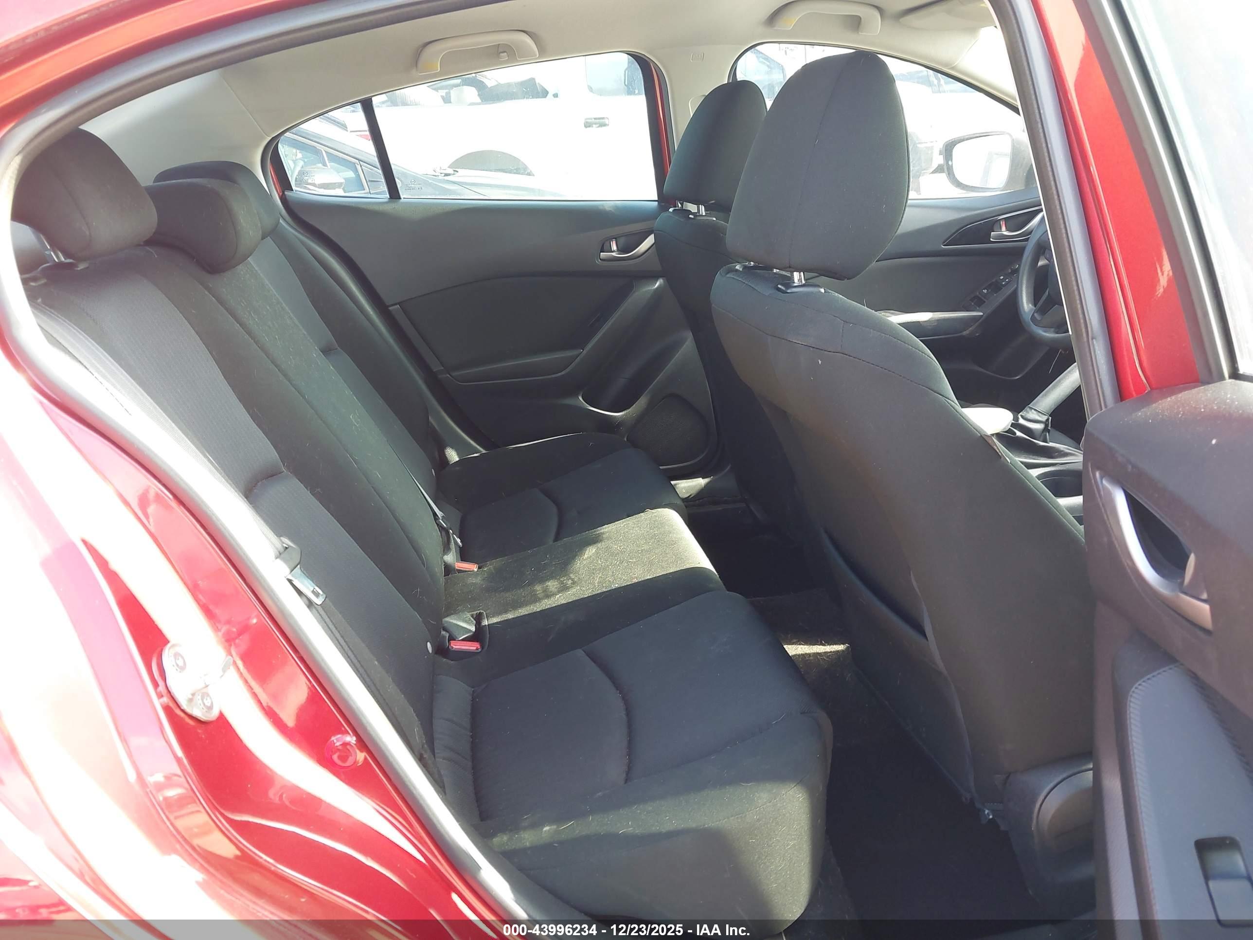 MAZDA MAZDA3 image 8