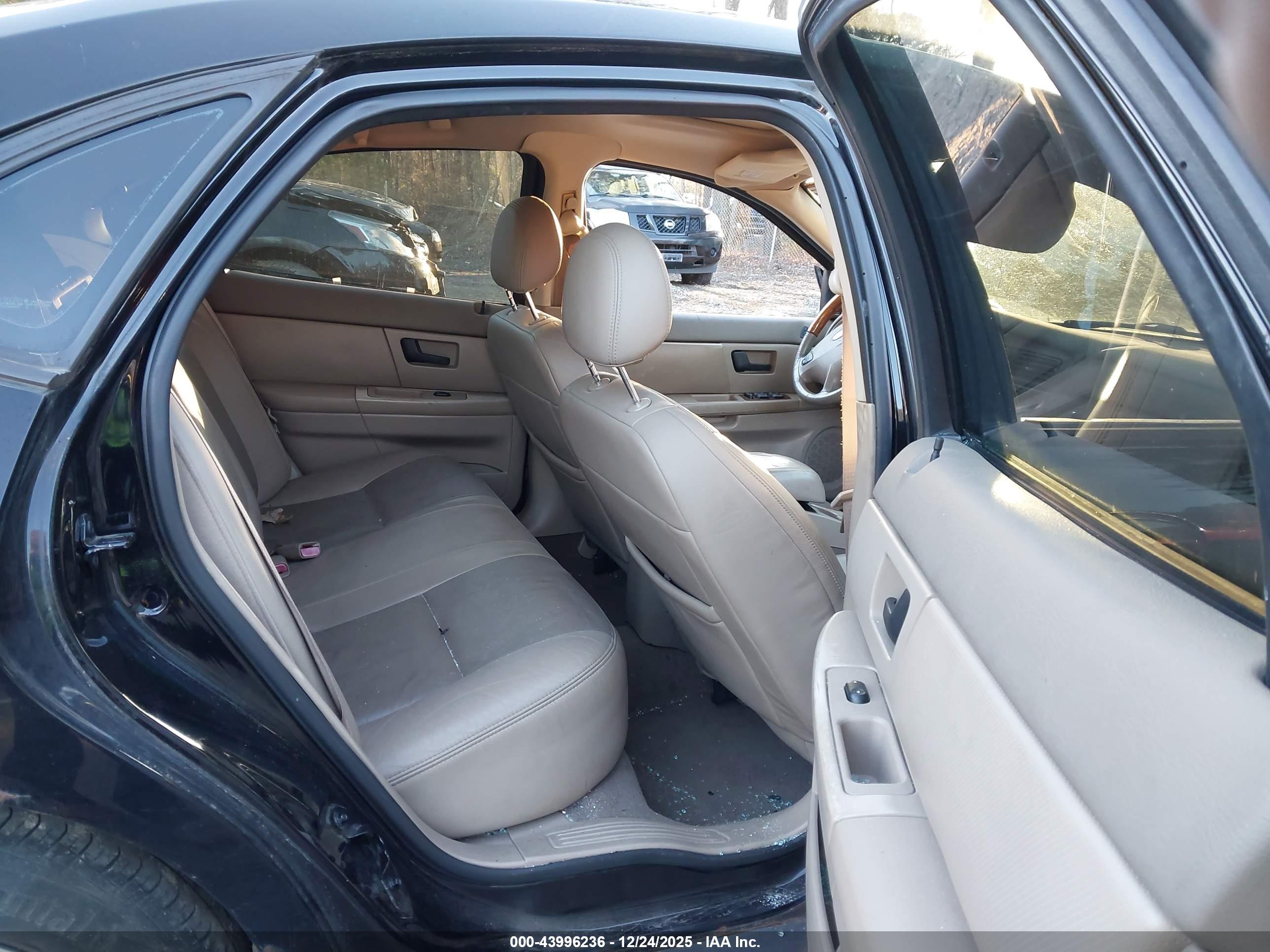 FORD TAURUS image 8