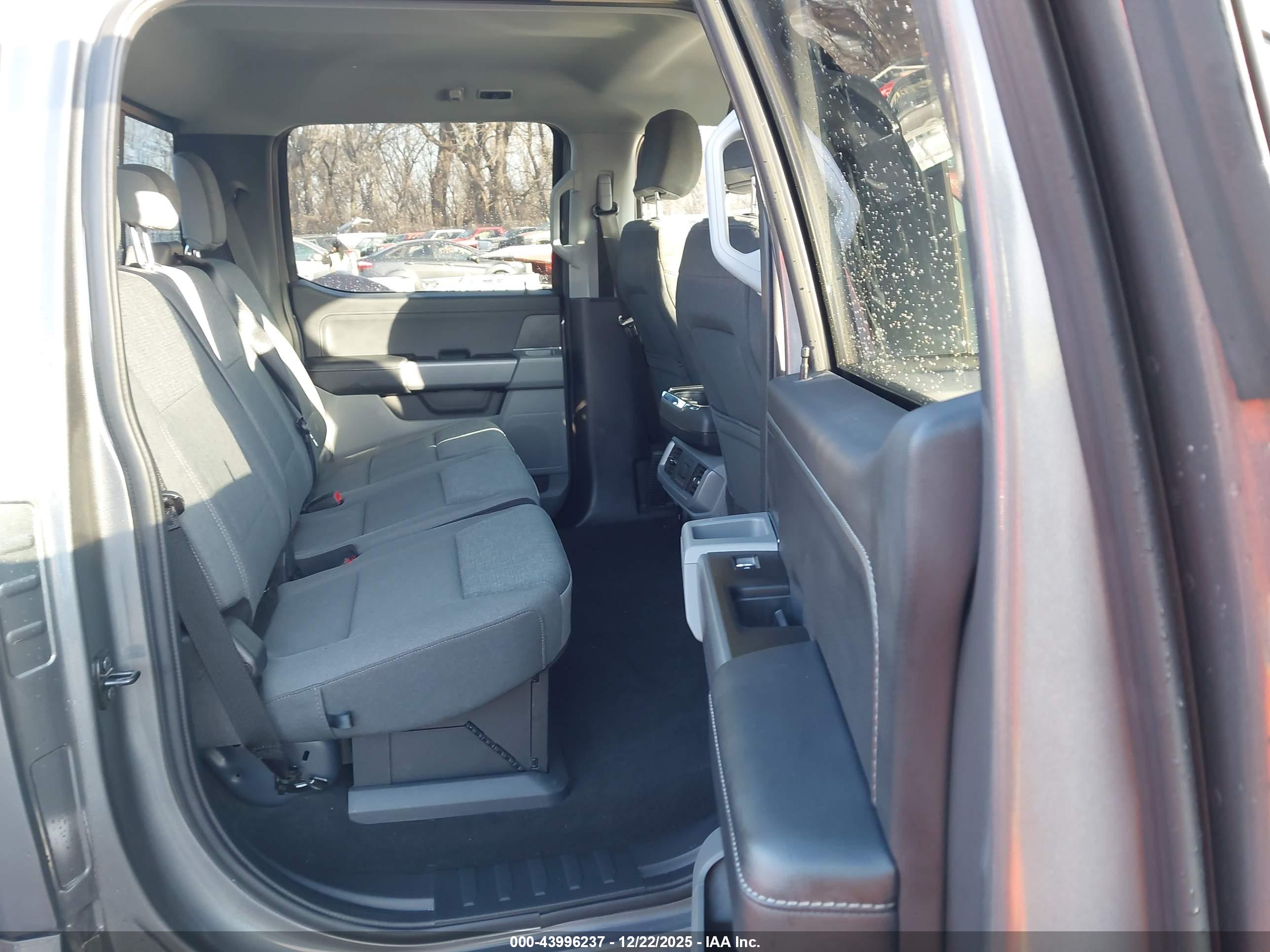 FORD F-150 image 8