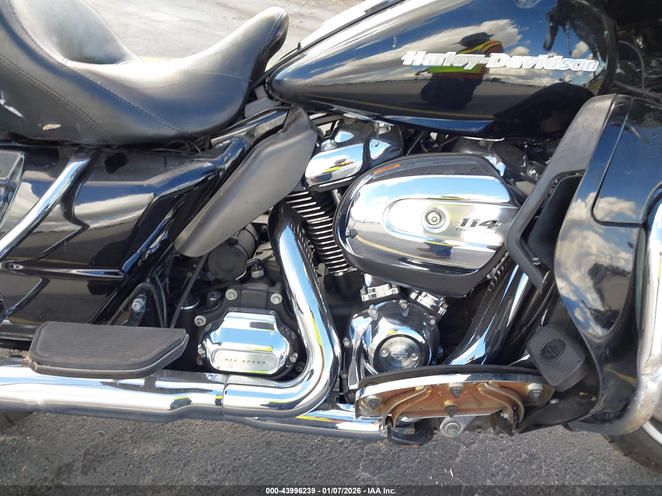 HARLEY-DAVIDSON FLHTK image 8
