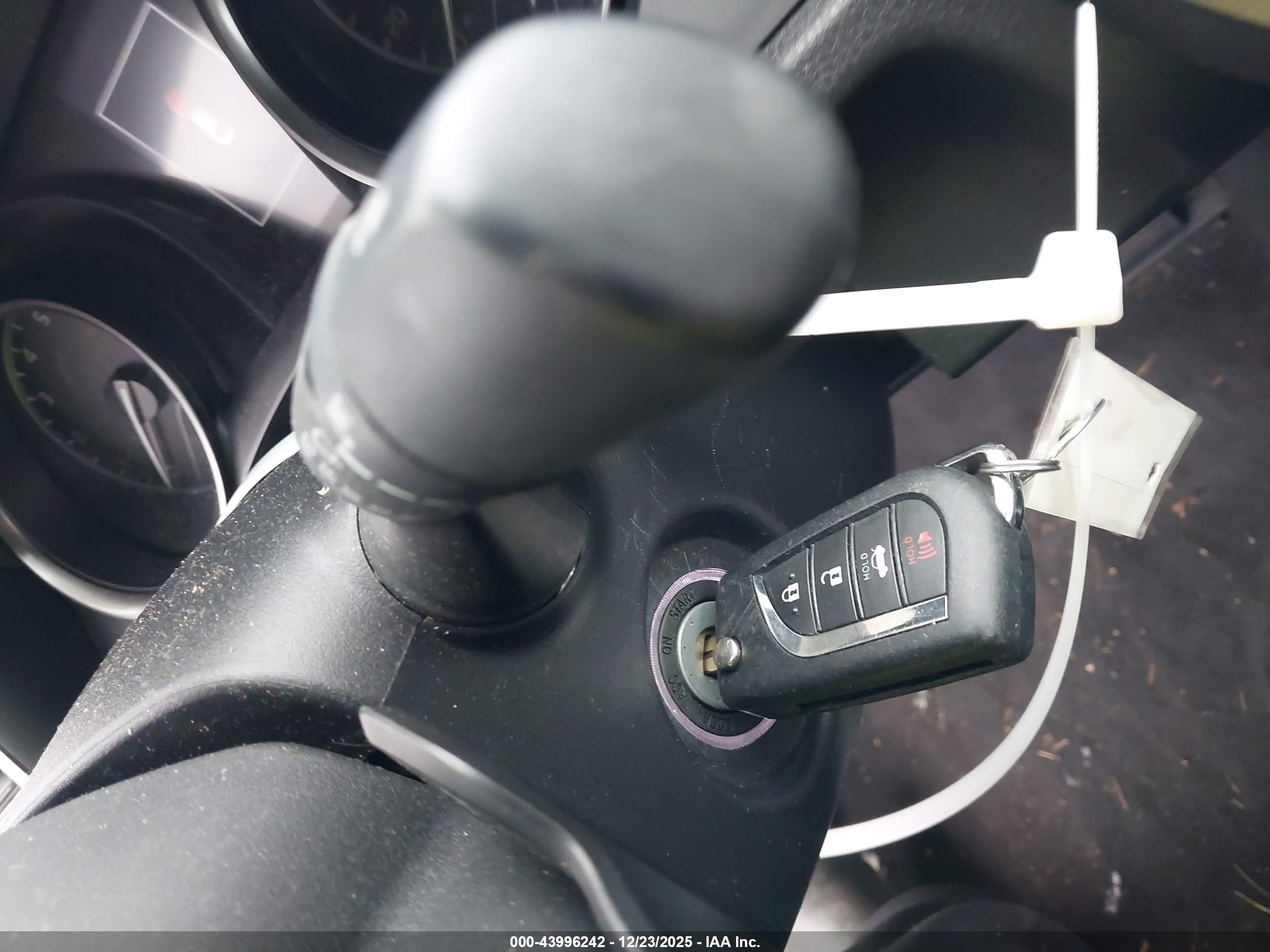 TOYOTA CAMRY image 11