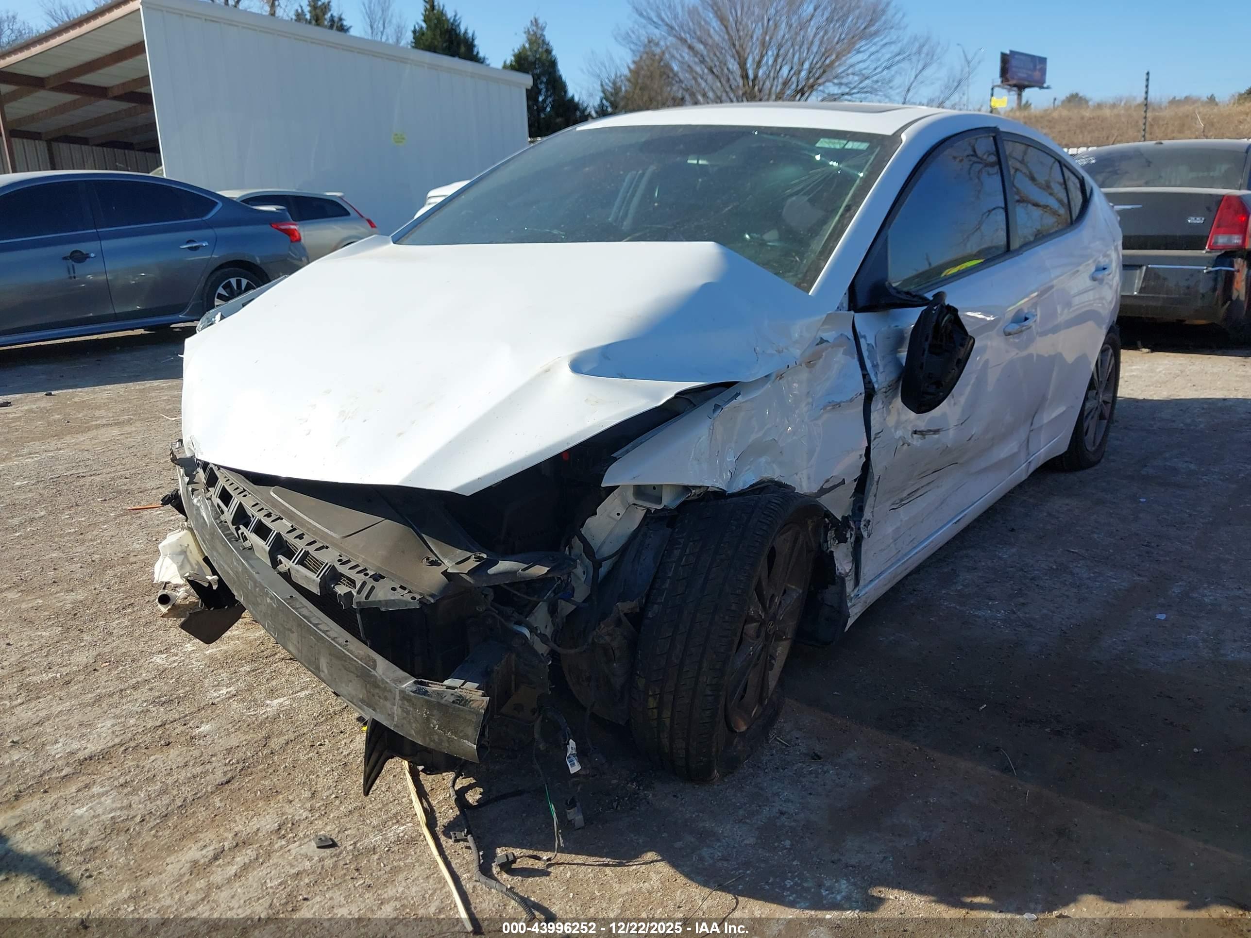 HYUNDAI ELANTRA image 2