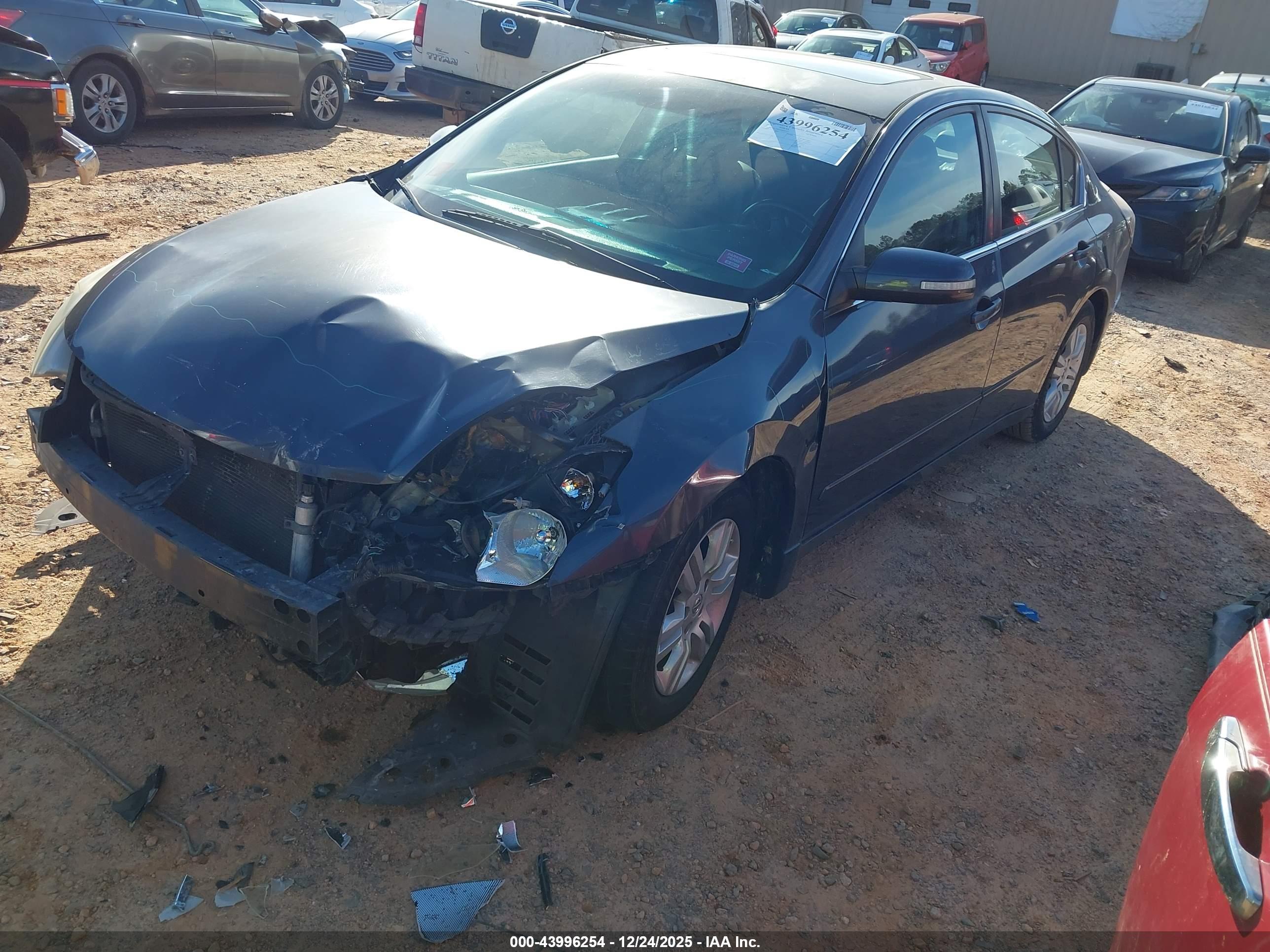 NISSAN ALTIMA image 2
