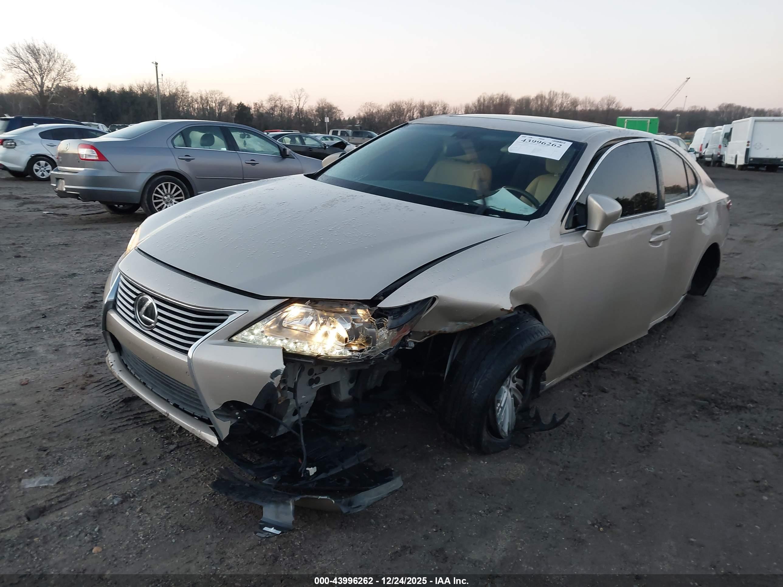 LEXUS ES image 6