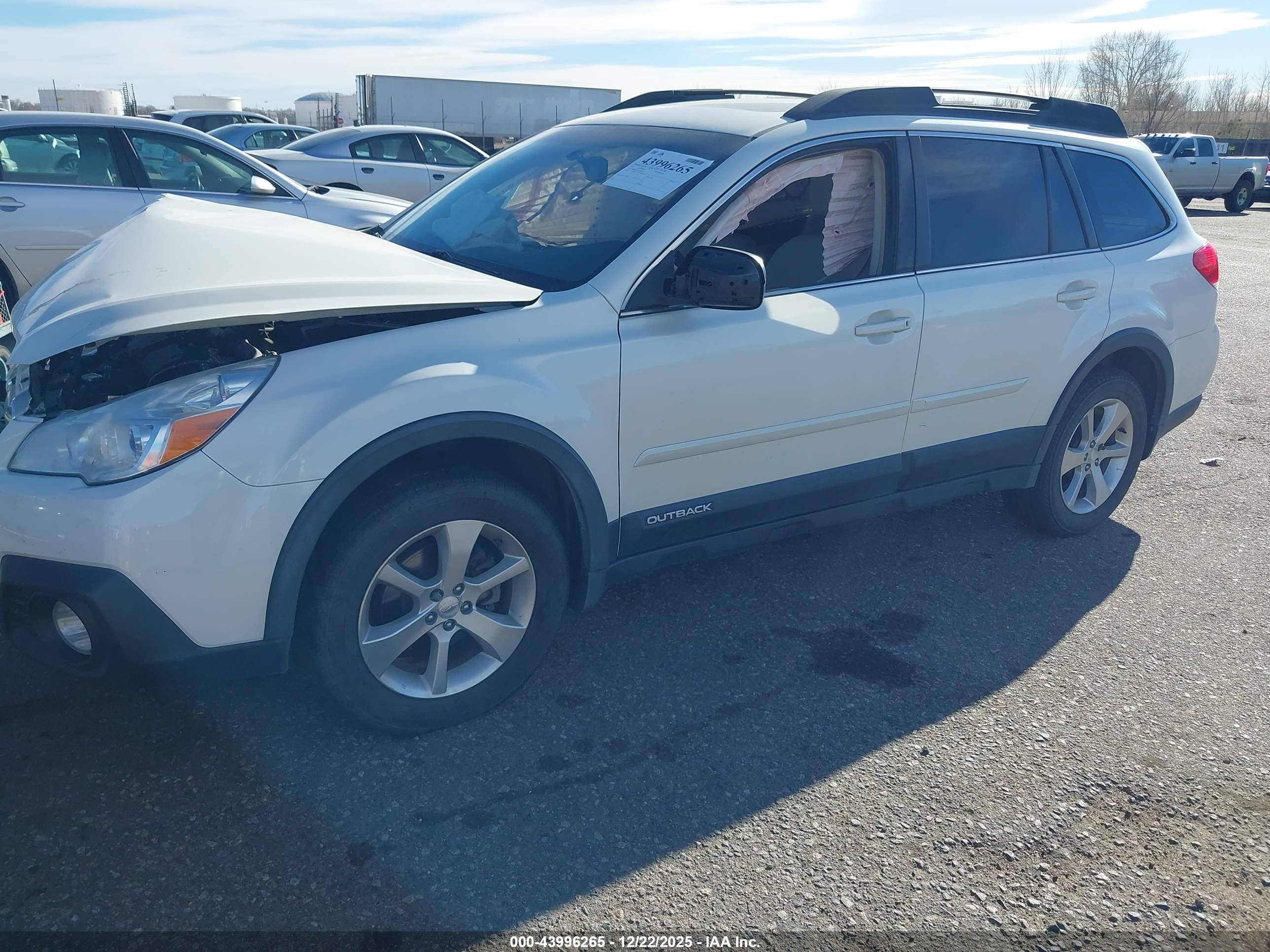 SUBARU OUTBACK image 2