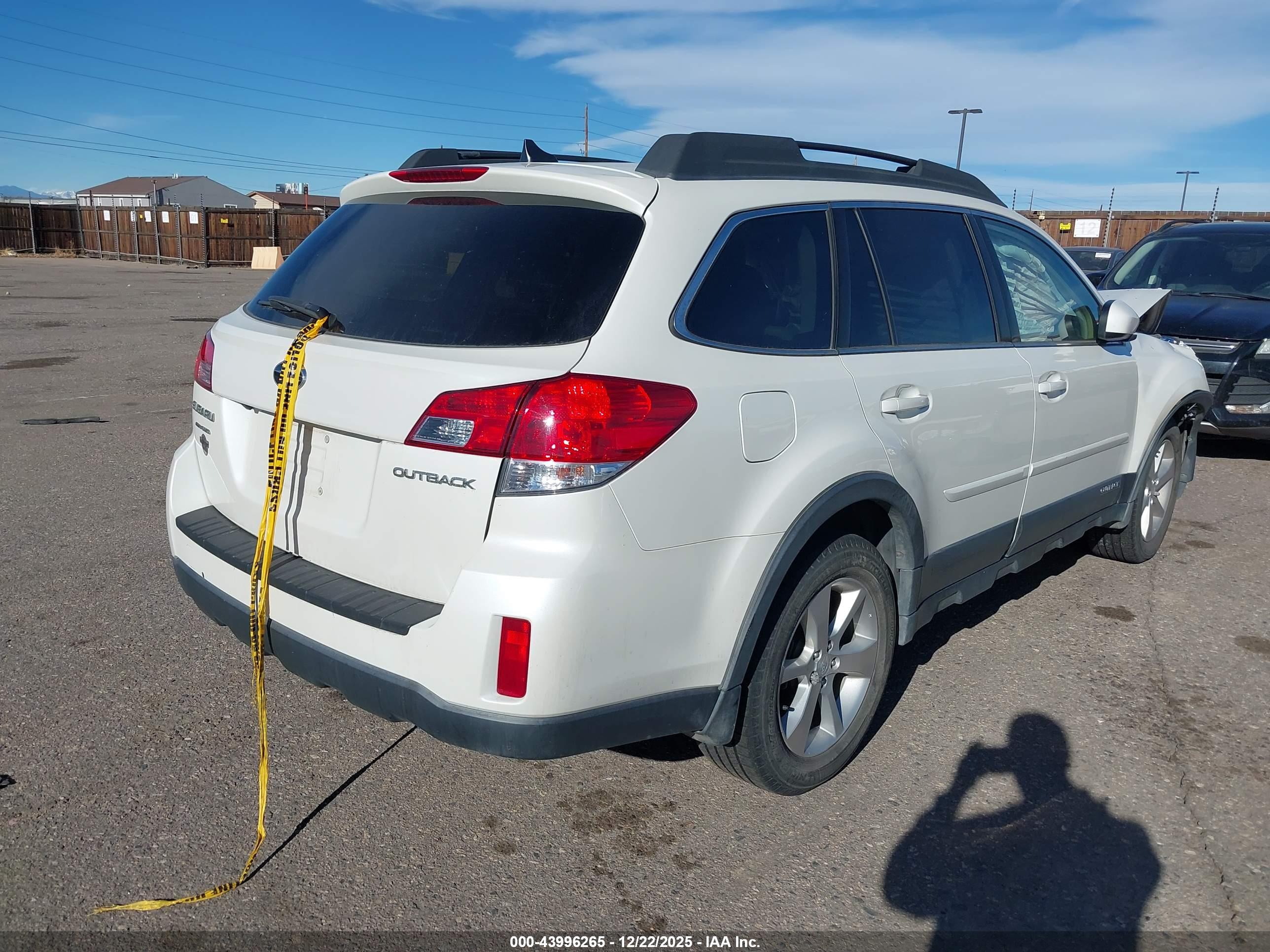 SUBARU OUTBACK image 4