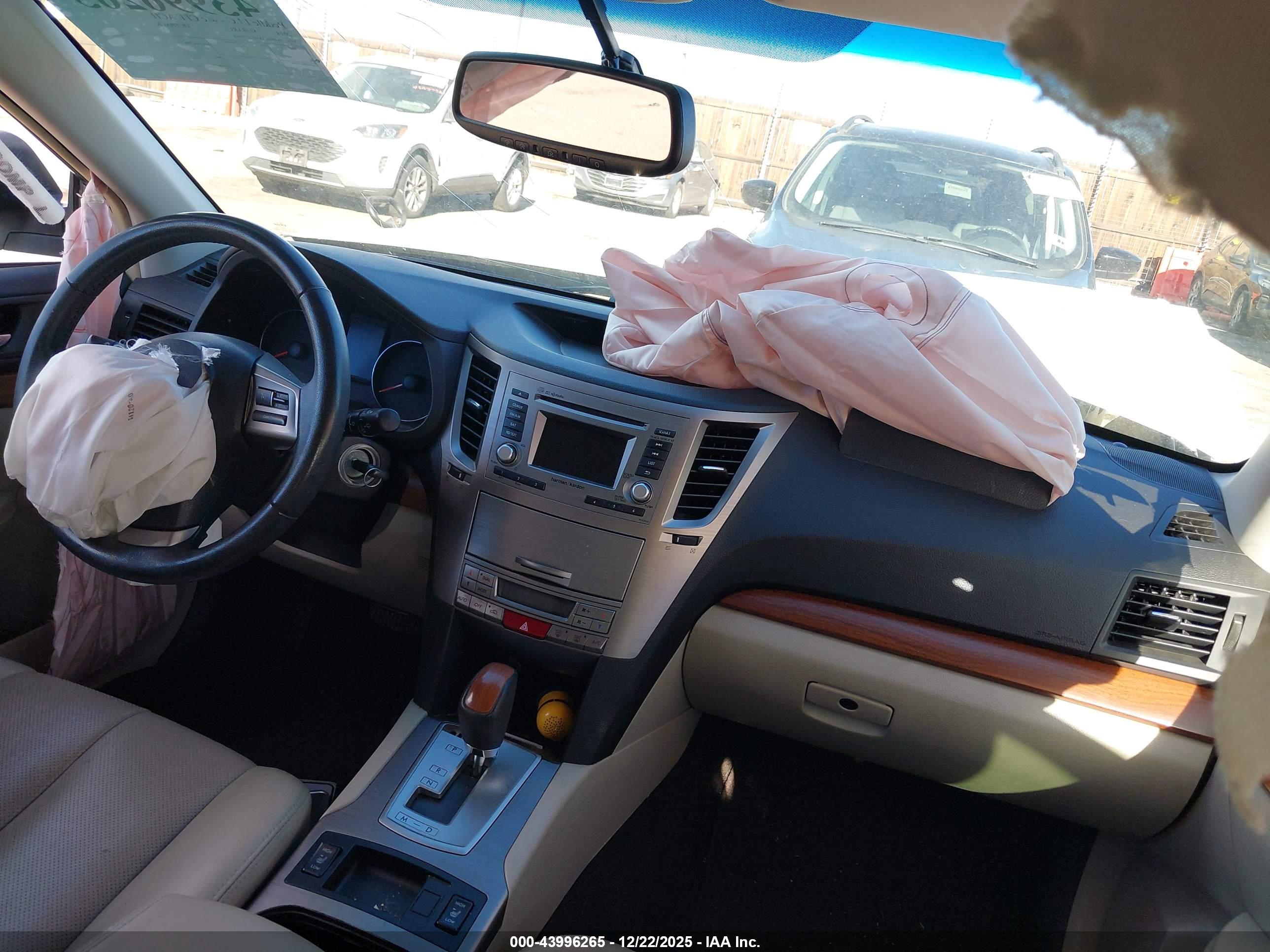 SUBARU OUTBACK image 5