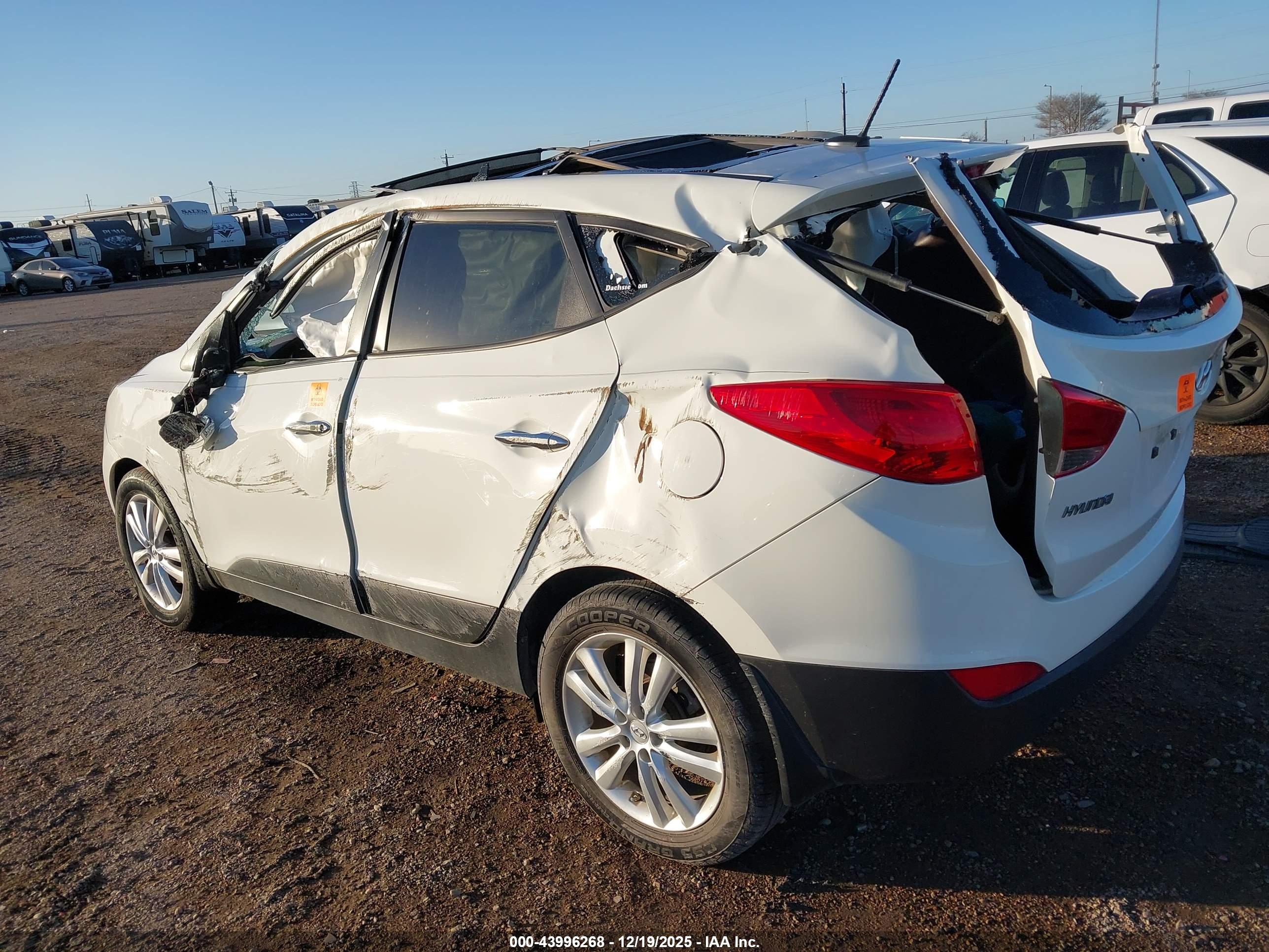 HYUNDAI TUCSON image 3