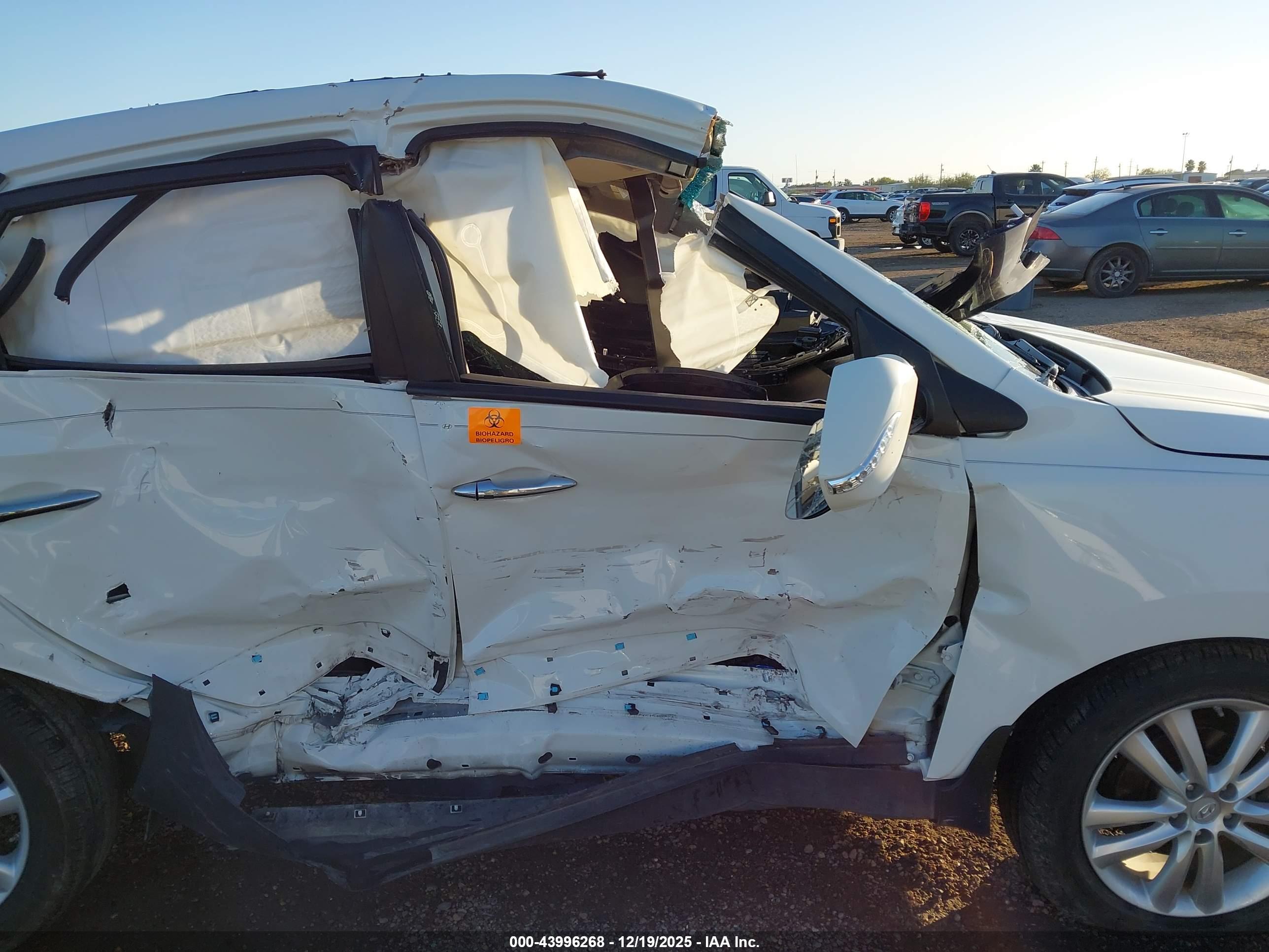 HYUNDAI TUCSON image 5