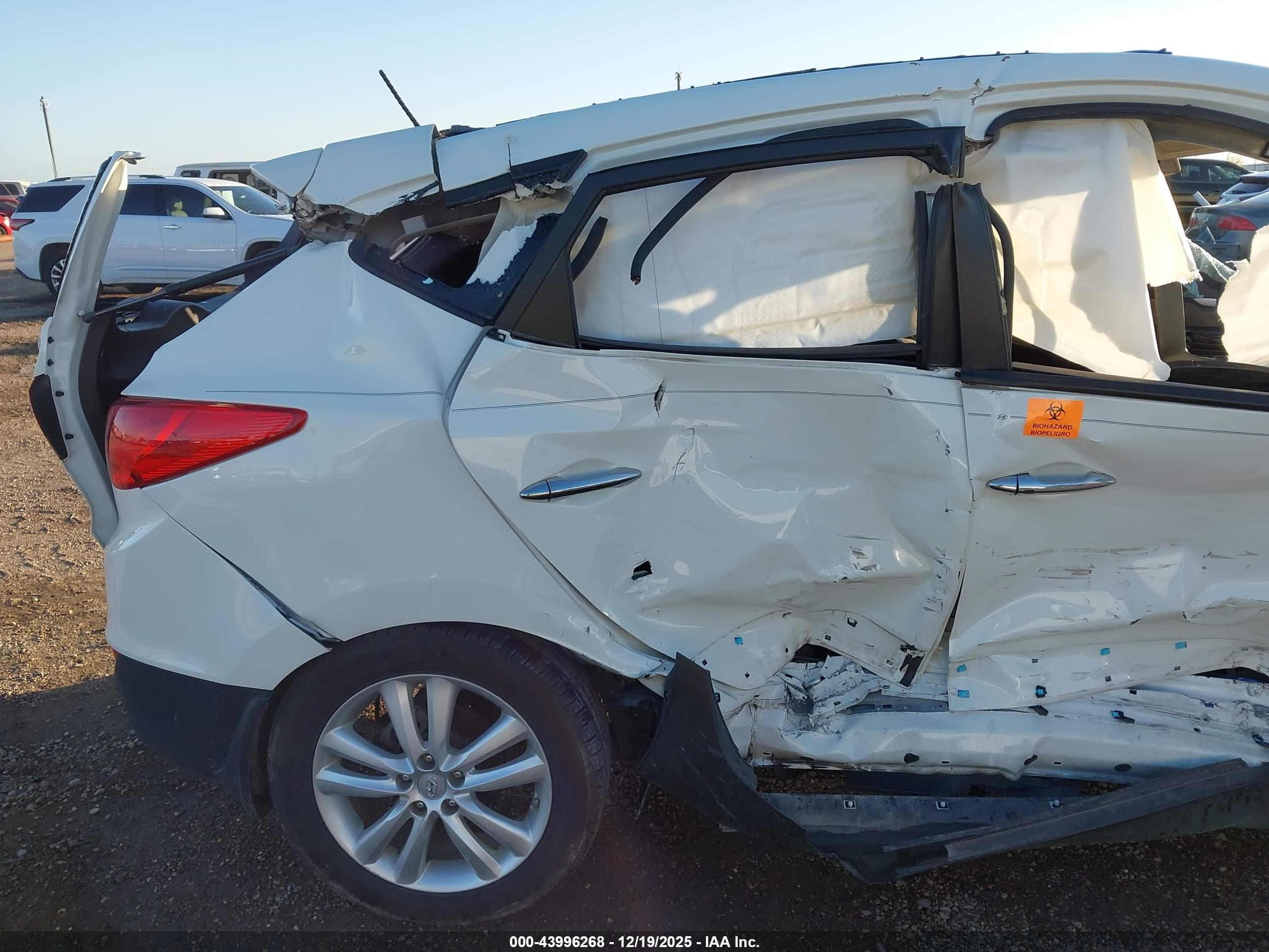 HYUNDAI TUCSON image 8
