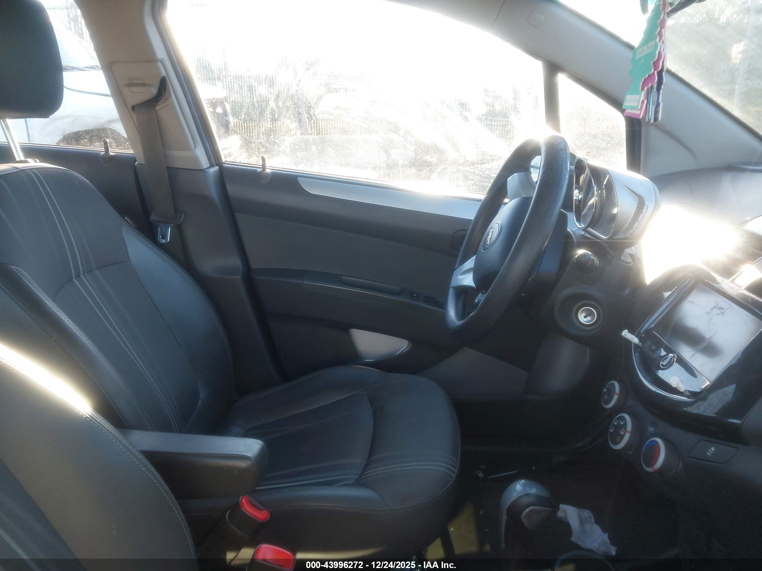 CHEVROLET SPARK image 5