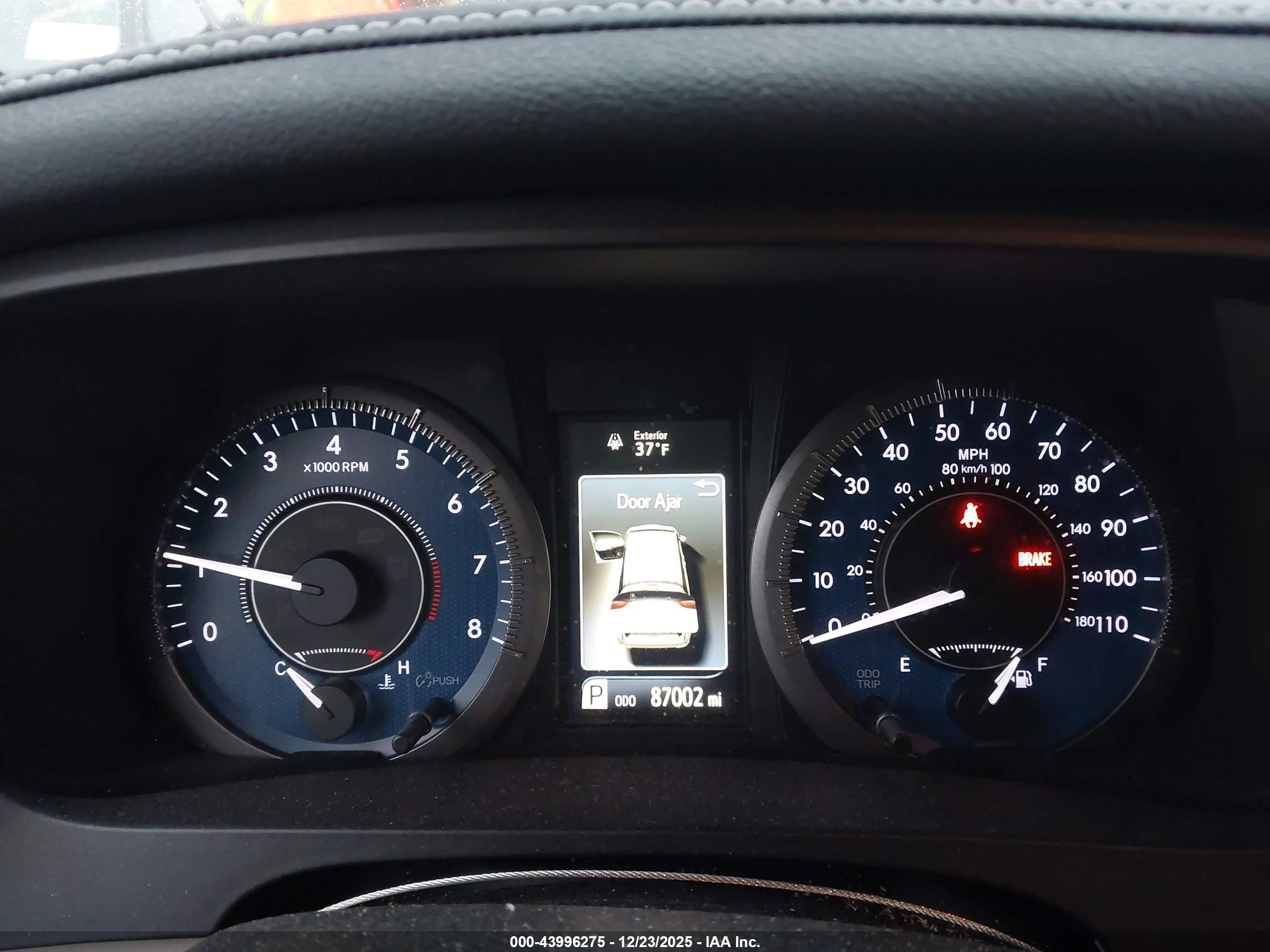 TOYOTA SIENNA image 7