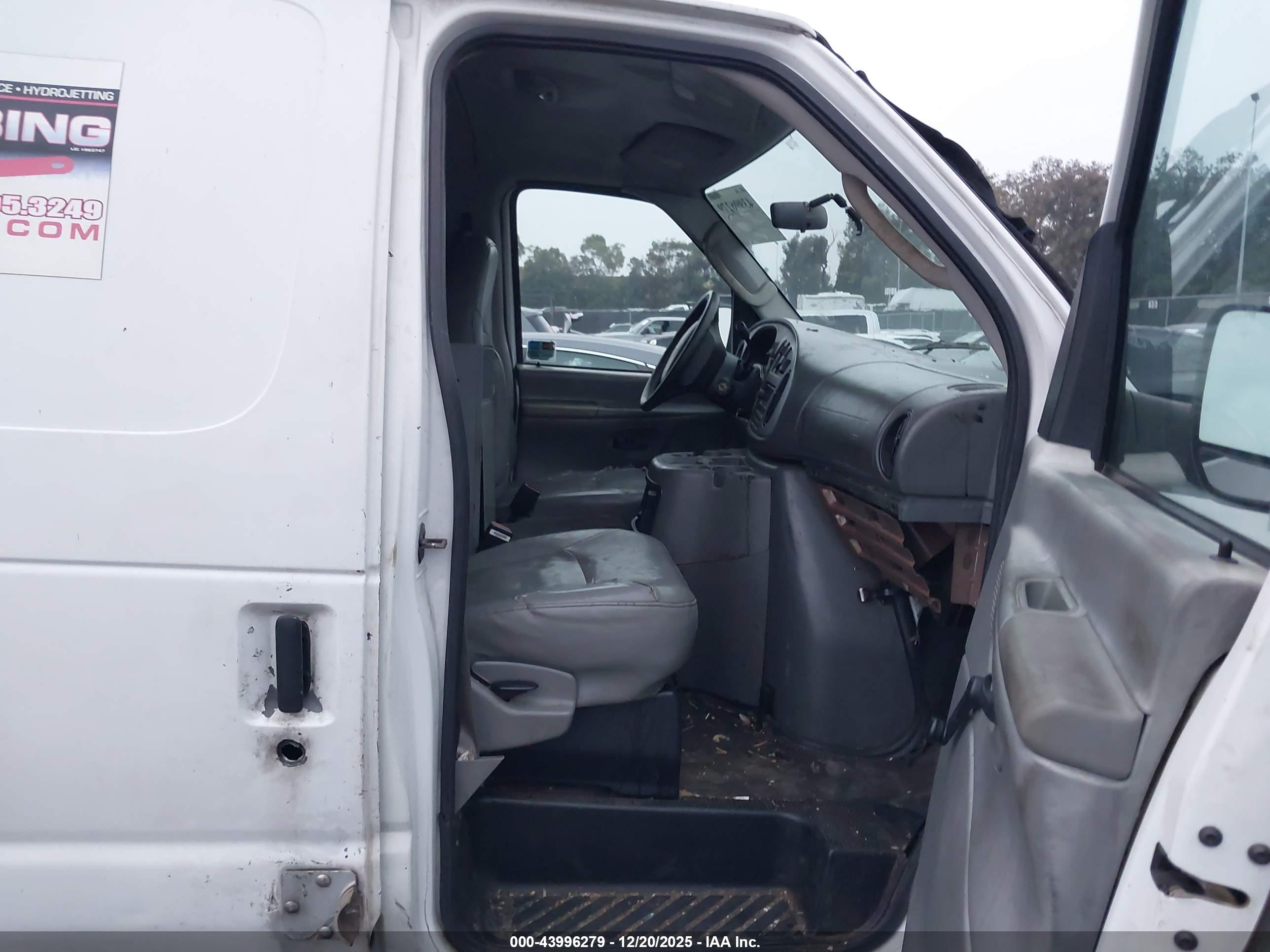 FORD E-250 image 5