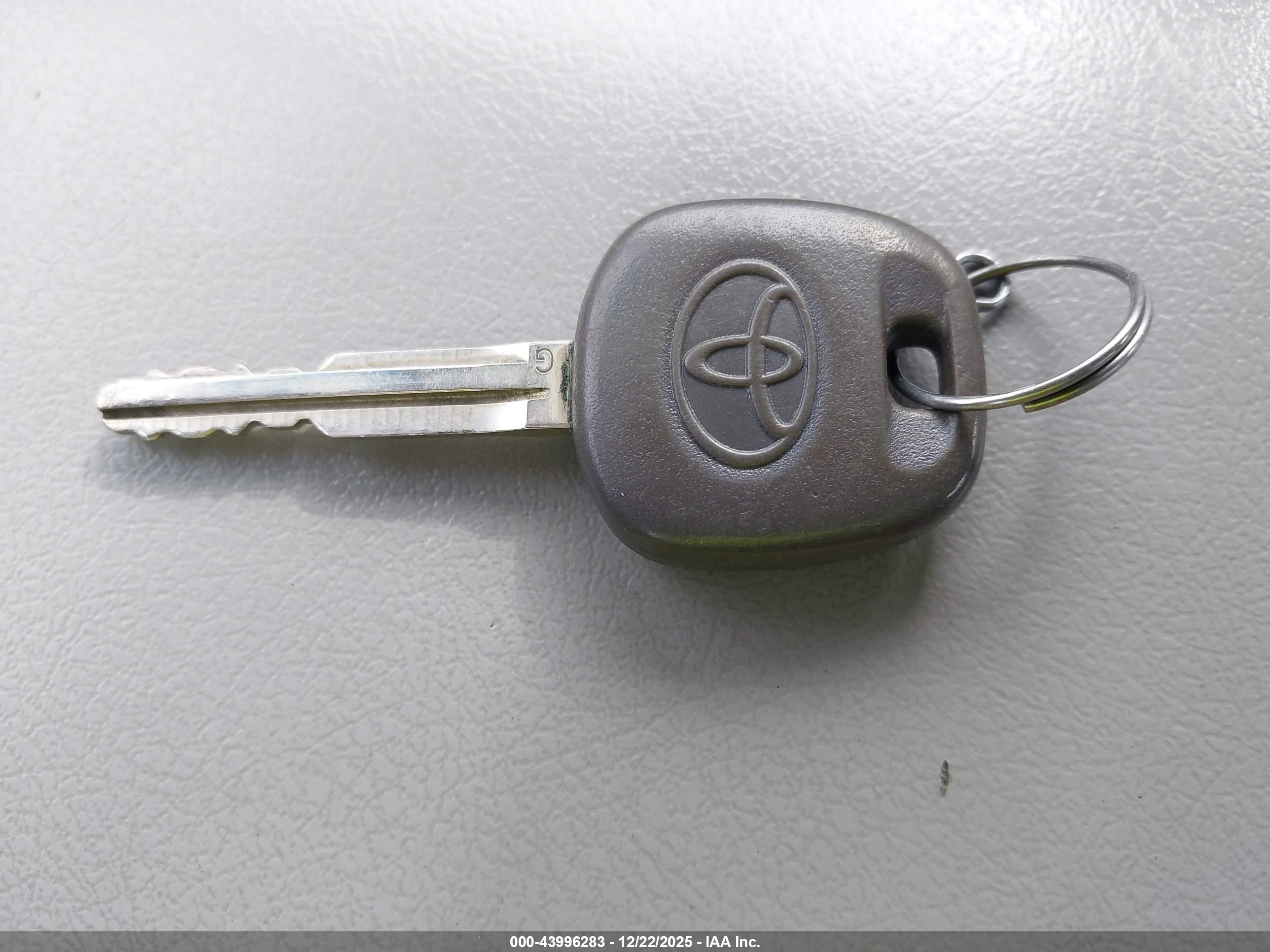 TOYOTA CAMRY image 11